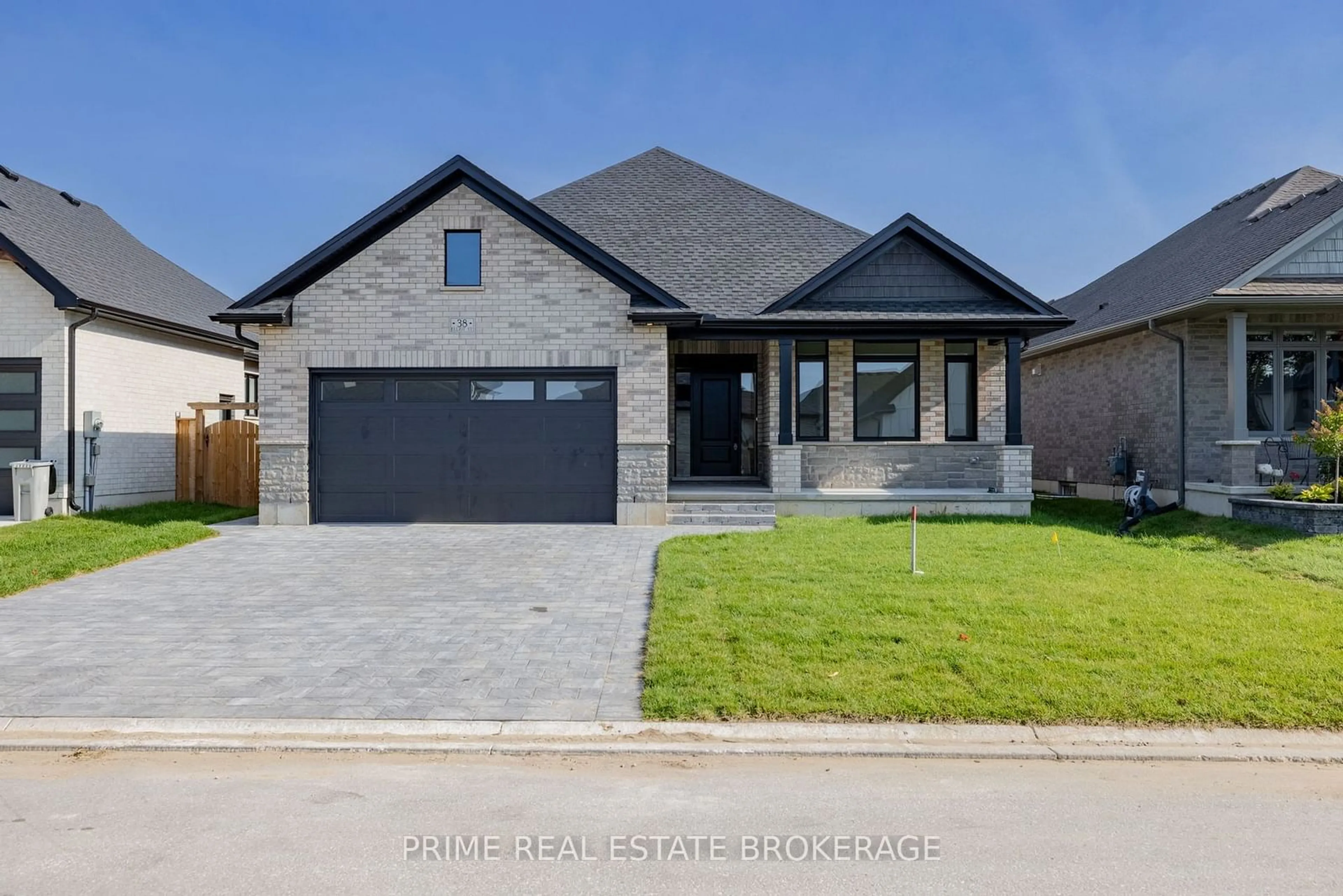 Frontside or backside of a home, the street view for 38 Elliot St, Strathroy-Caradoc Ontario N7G 3H4