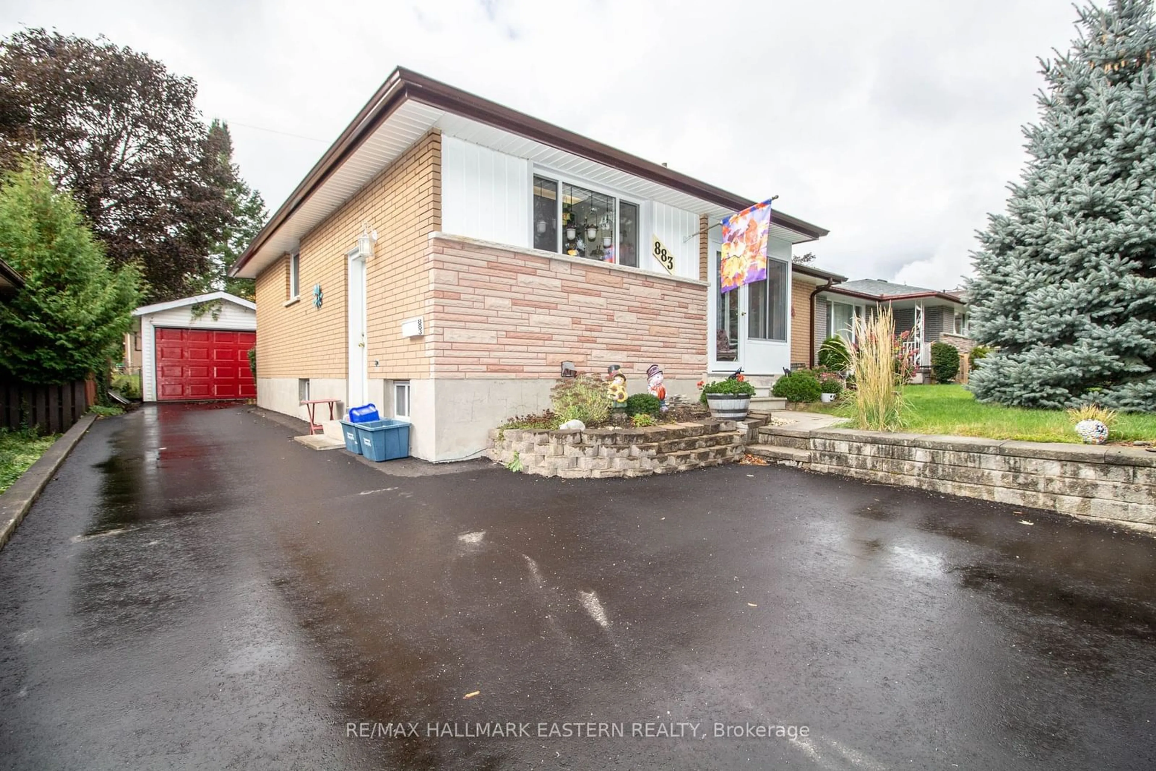 Frontside or backside of a home, the street view for 883 Westdale Ave, Peterborough Ontario K9H 6C5