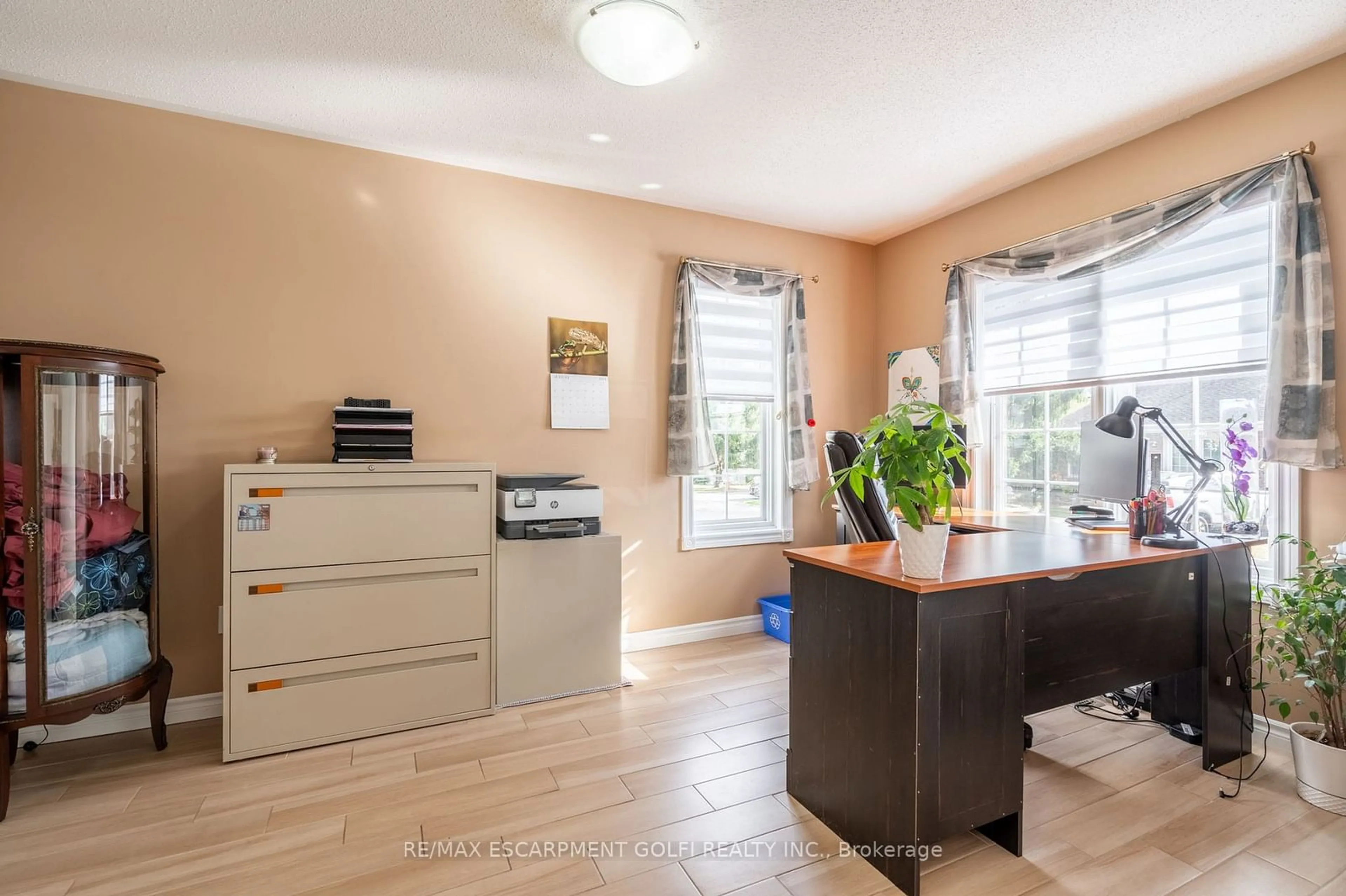 A pic of a room, wood floors for 58D Harris Ave, Brantford Ontario N3R 2E9