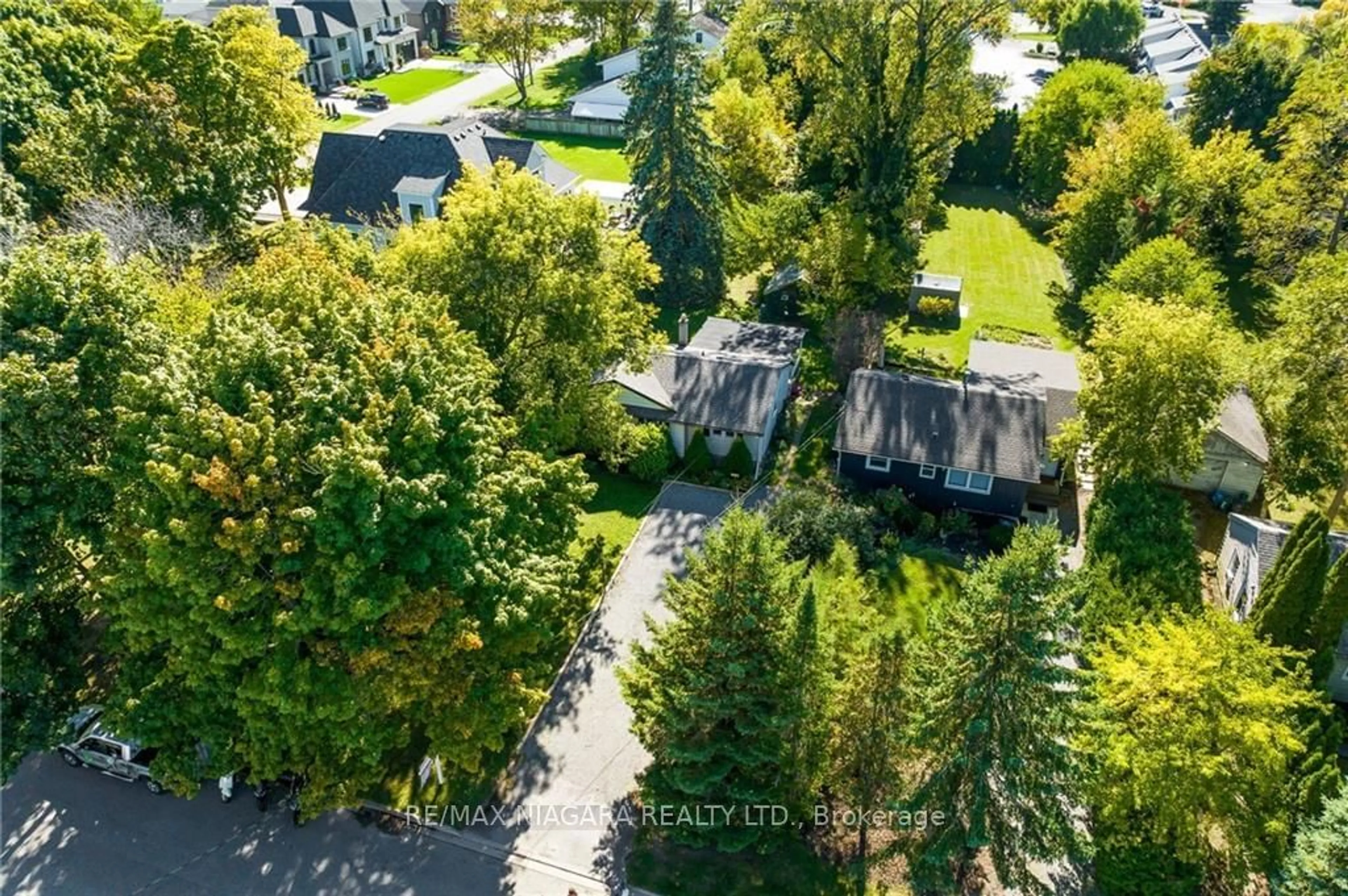 A pic from exterior of the house or condo, the street view for 364 William St, Niagara-on-the-Lake Ontario L0S 1J0