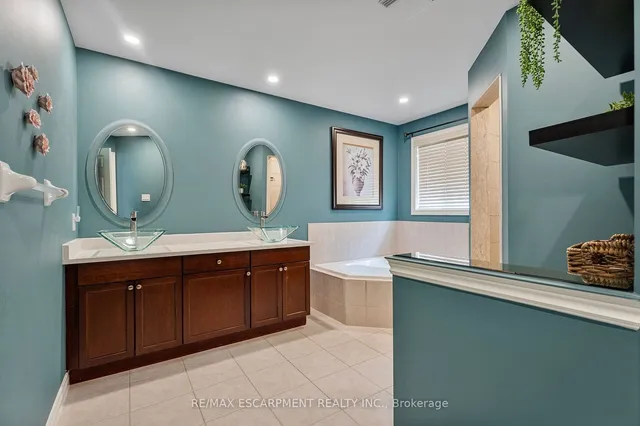 Additional property image - 575 STONEHENGE Dr