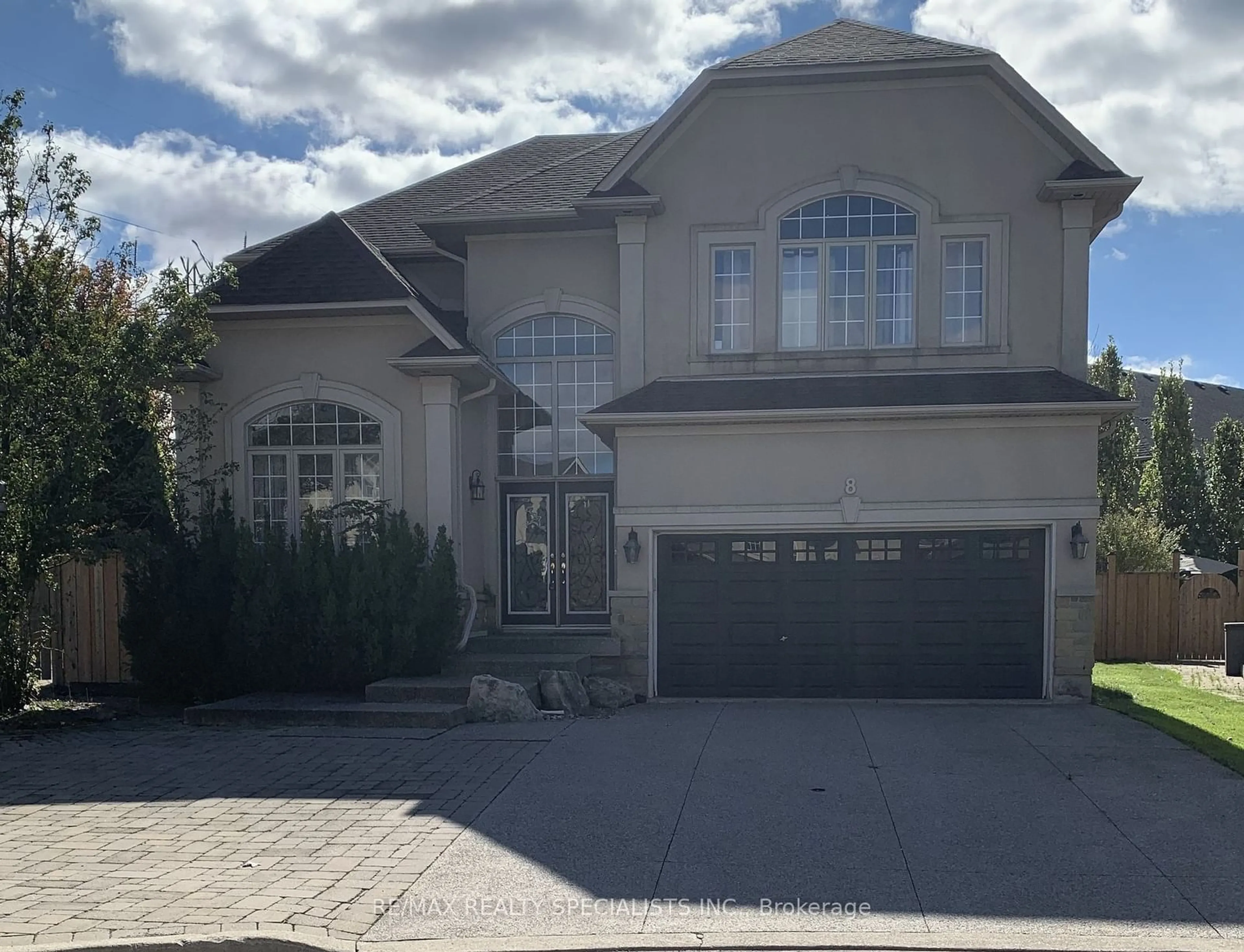 Frontside or backside of a home, the street view for 8 PLAYFAIR Crt, Hamilton Ontario L9K 1R6