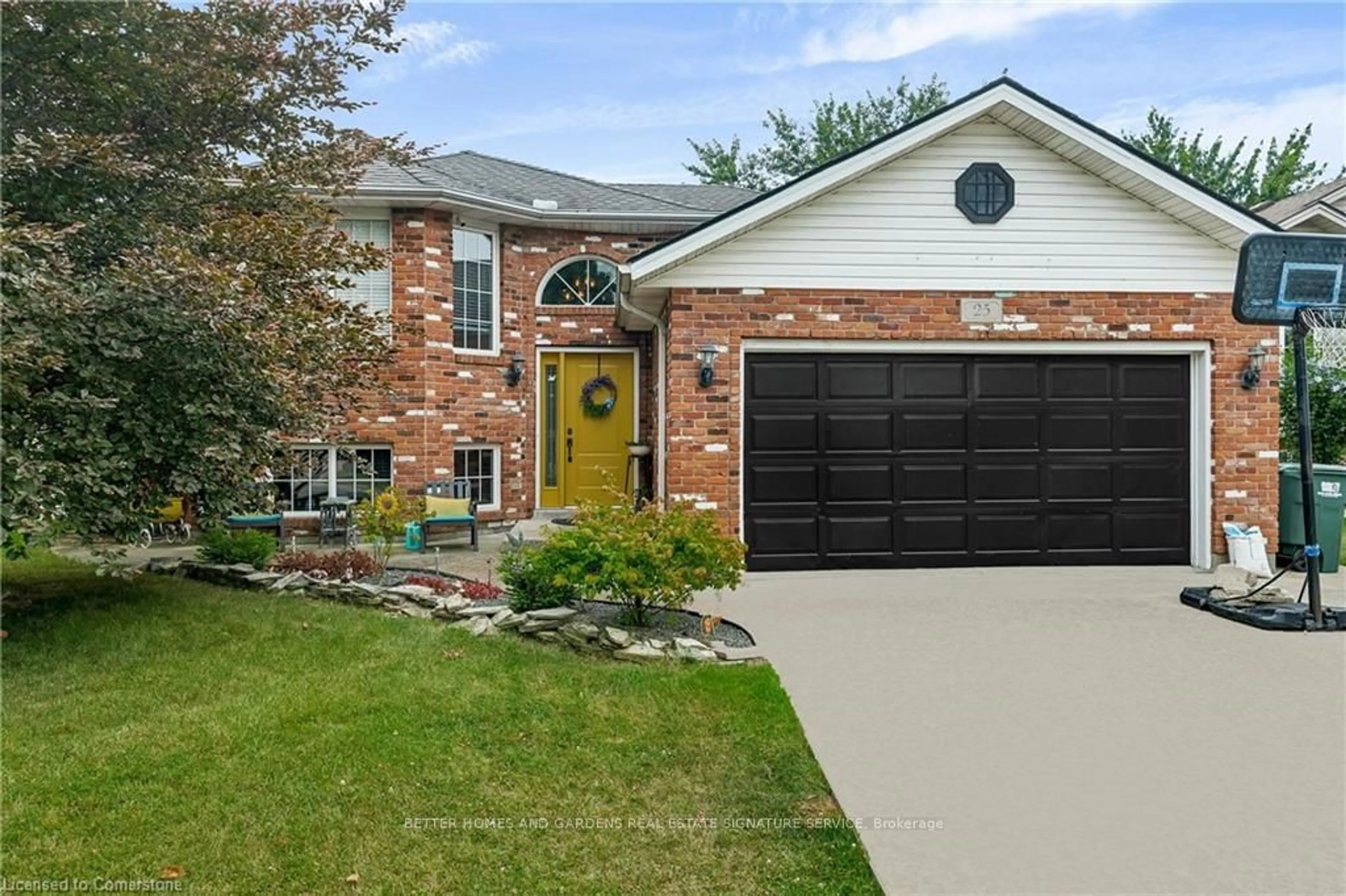 Home with brick exterior material for 25 Bratt Dr, Amherstburg Ontario N9V 4A1