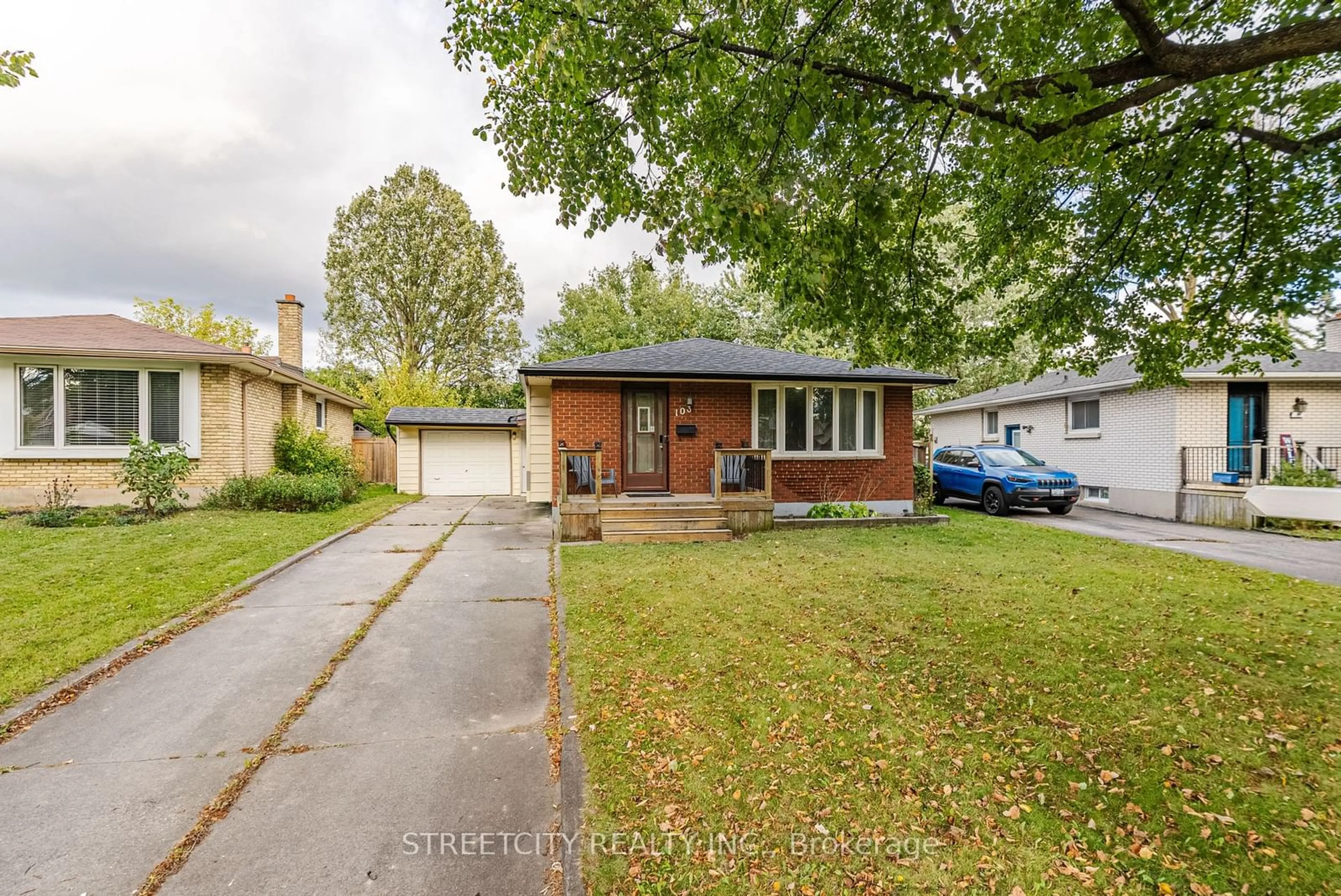 Frontside or backside of a home for 103 Kintail Cres, London Ontario N6E 1J4