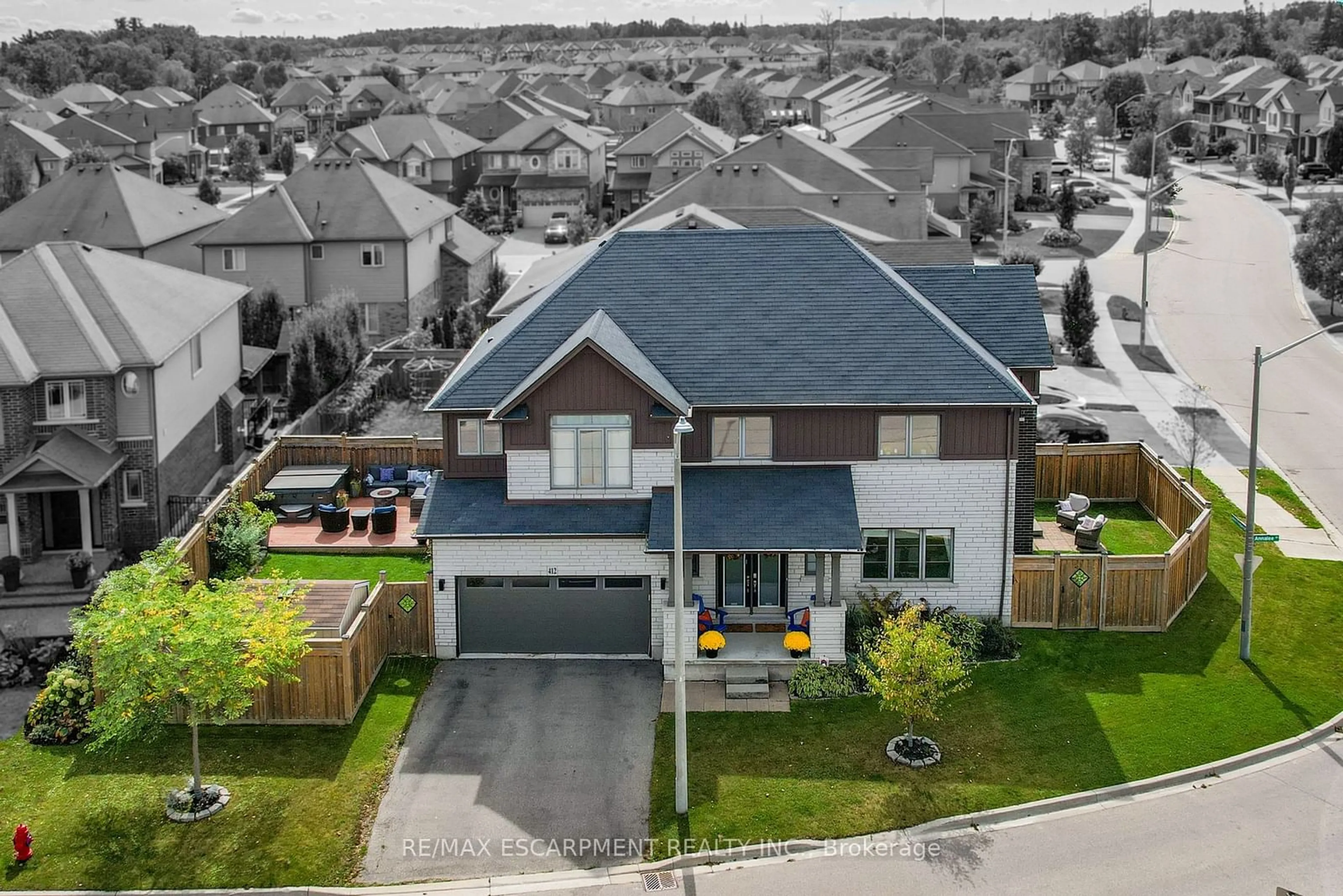 Frontside or backside of a home, the street view for 412 Annalee Dr, Hamilton Ontario L9G 0E1