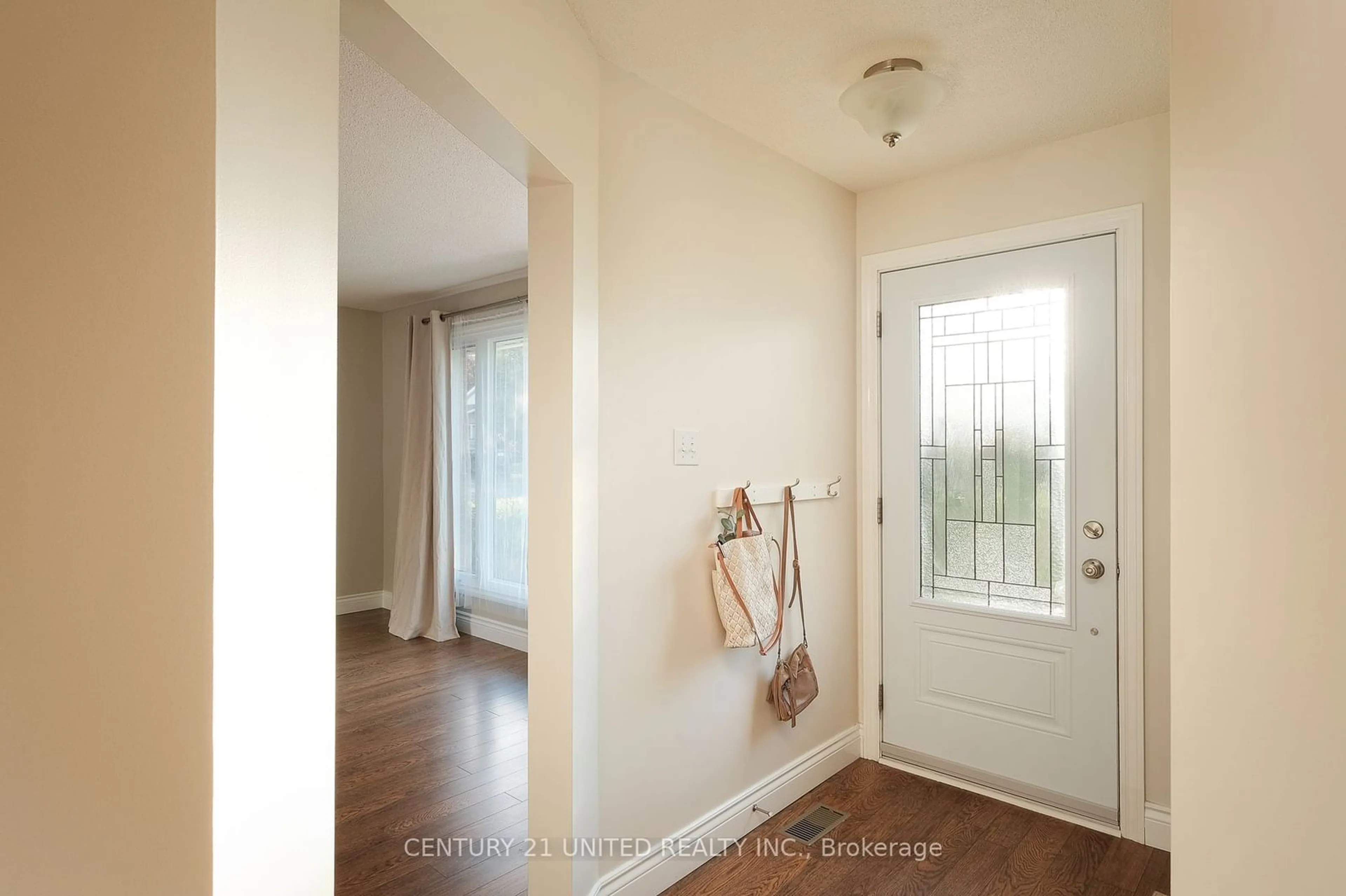 Indoor entryway, wood floors for 2259 Springwood Rd, Peterborough Ontario K9K 1S3