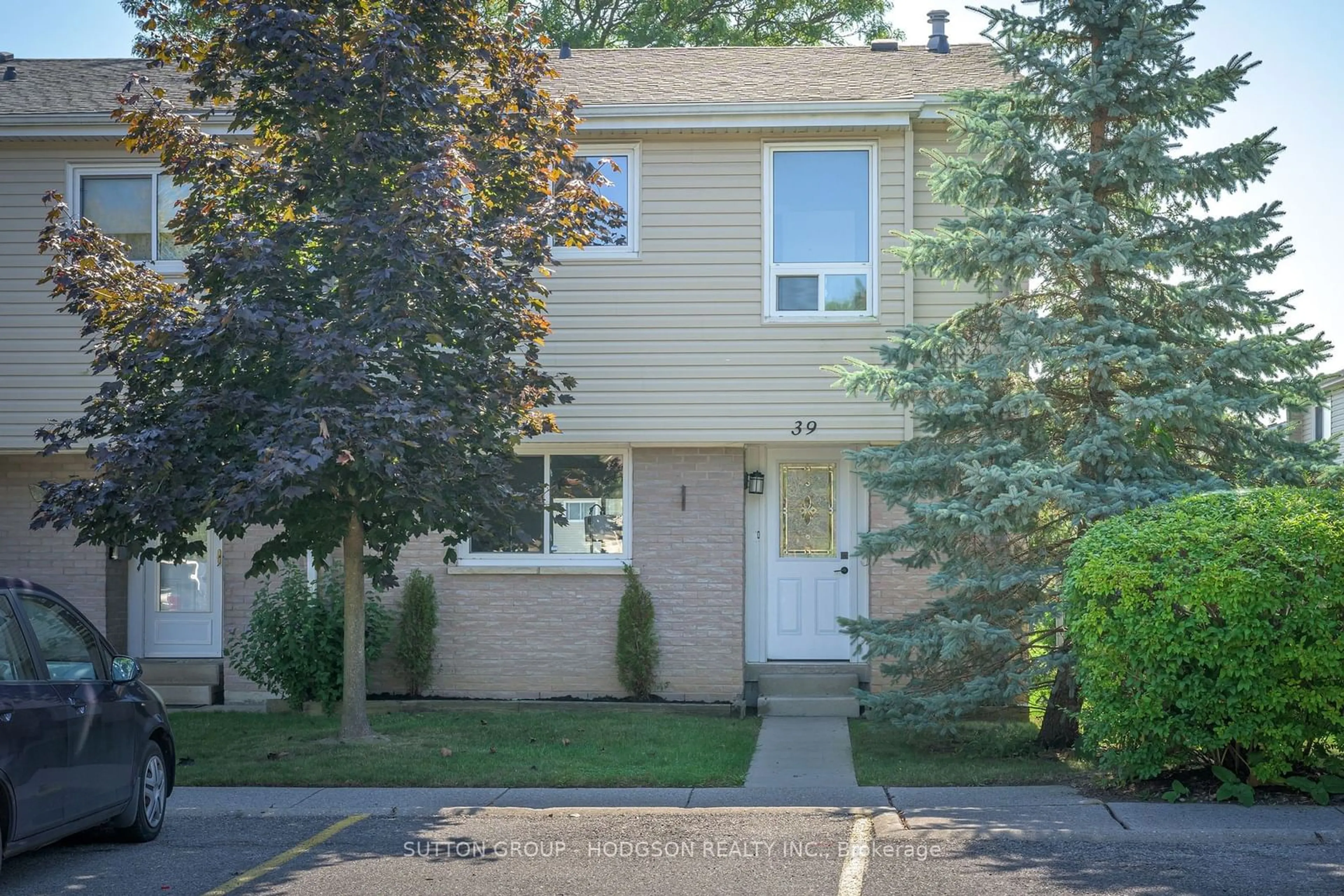 A pic from exterior of the house or condo for 711 Osgoode Dr #39, London Ontario N6E 2C8