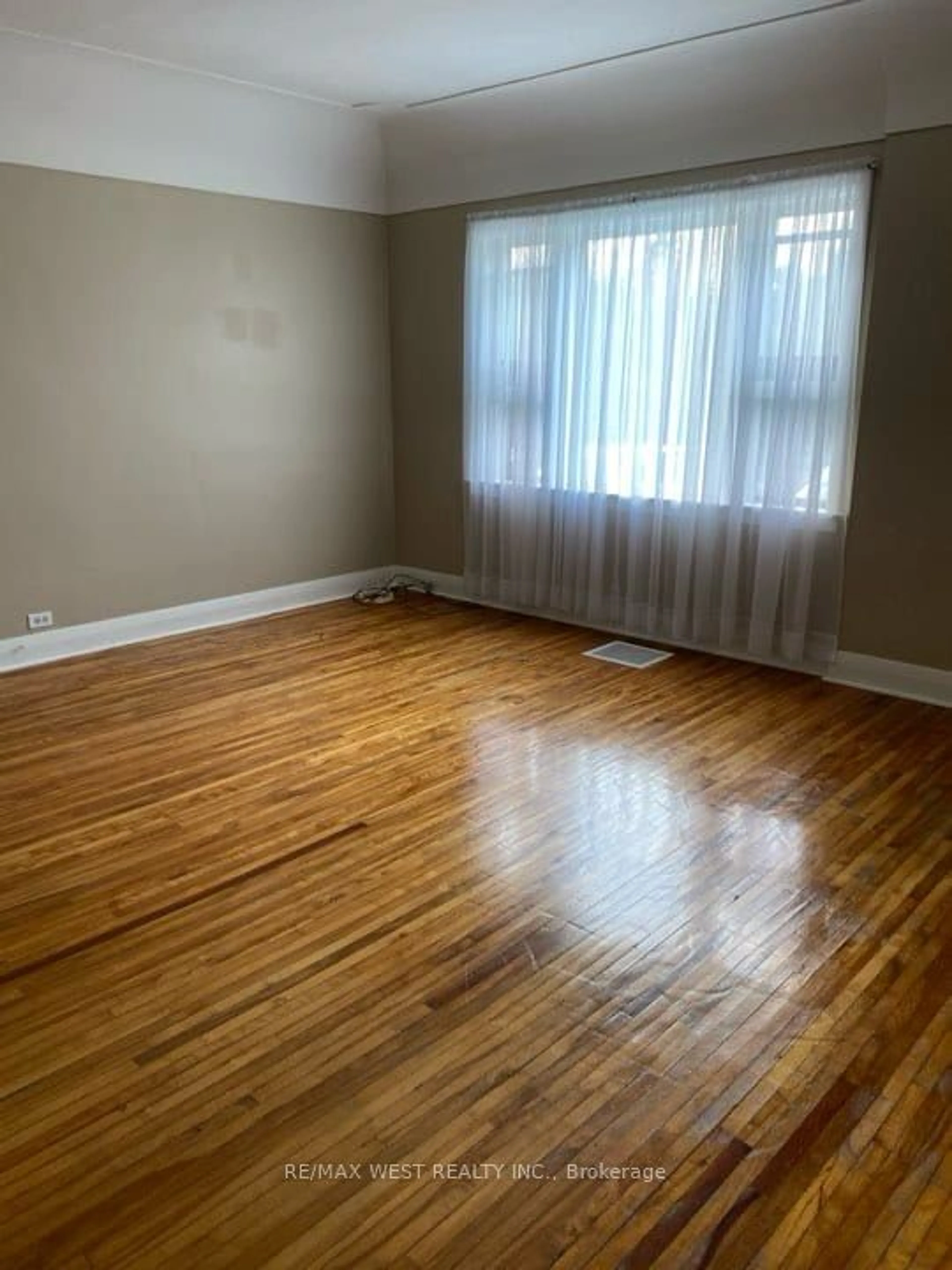 A pic of a room, wood floors for 2345 Snyder Rd, Kitchener Ontario N0B 2H0