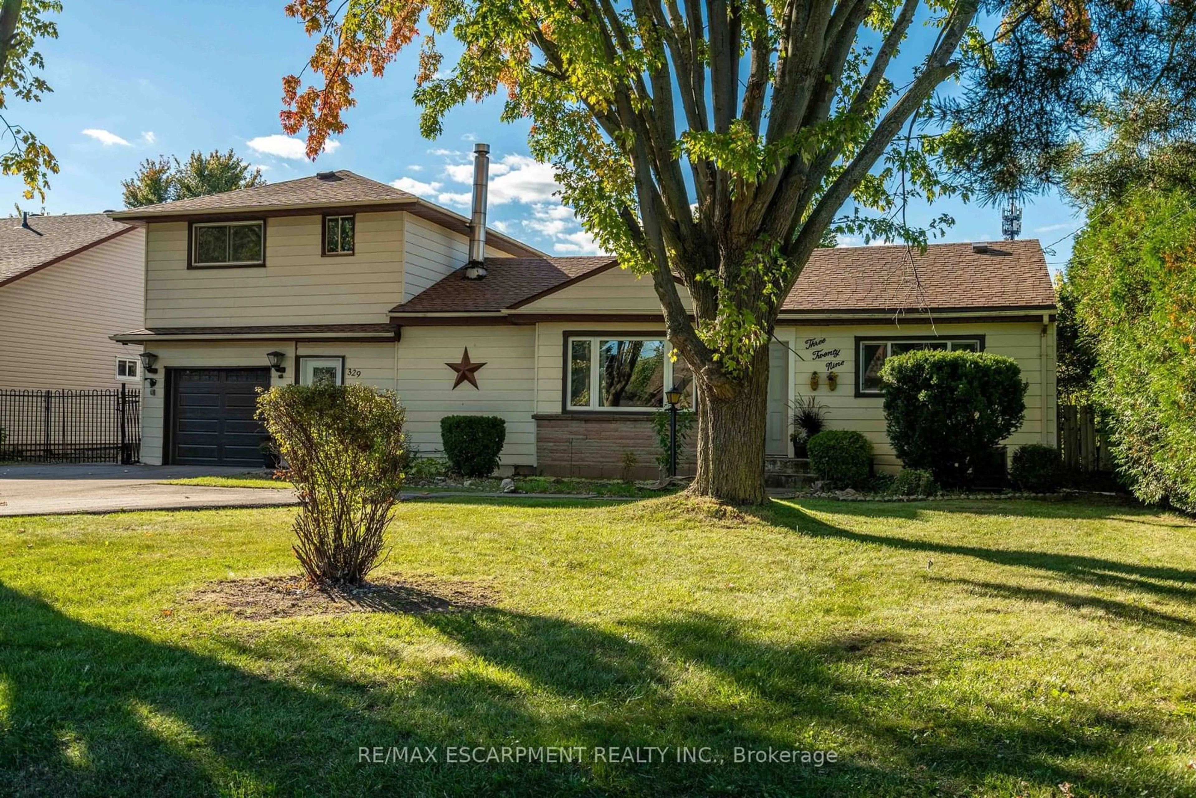 Frontside or backside of a home, the street view for 329 MARGARET Ave, Hamilton Ontario L8E 2J3