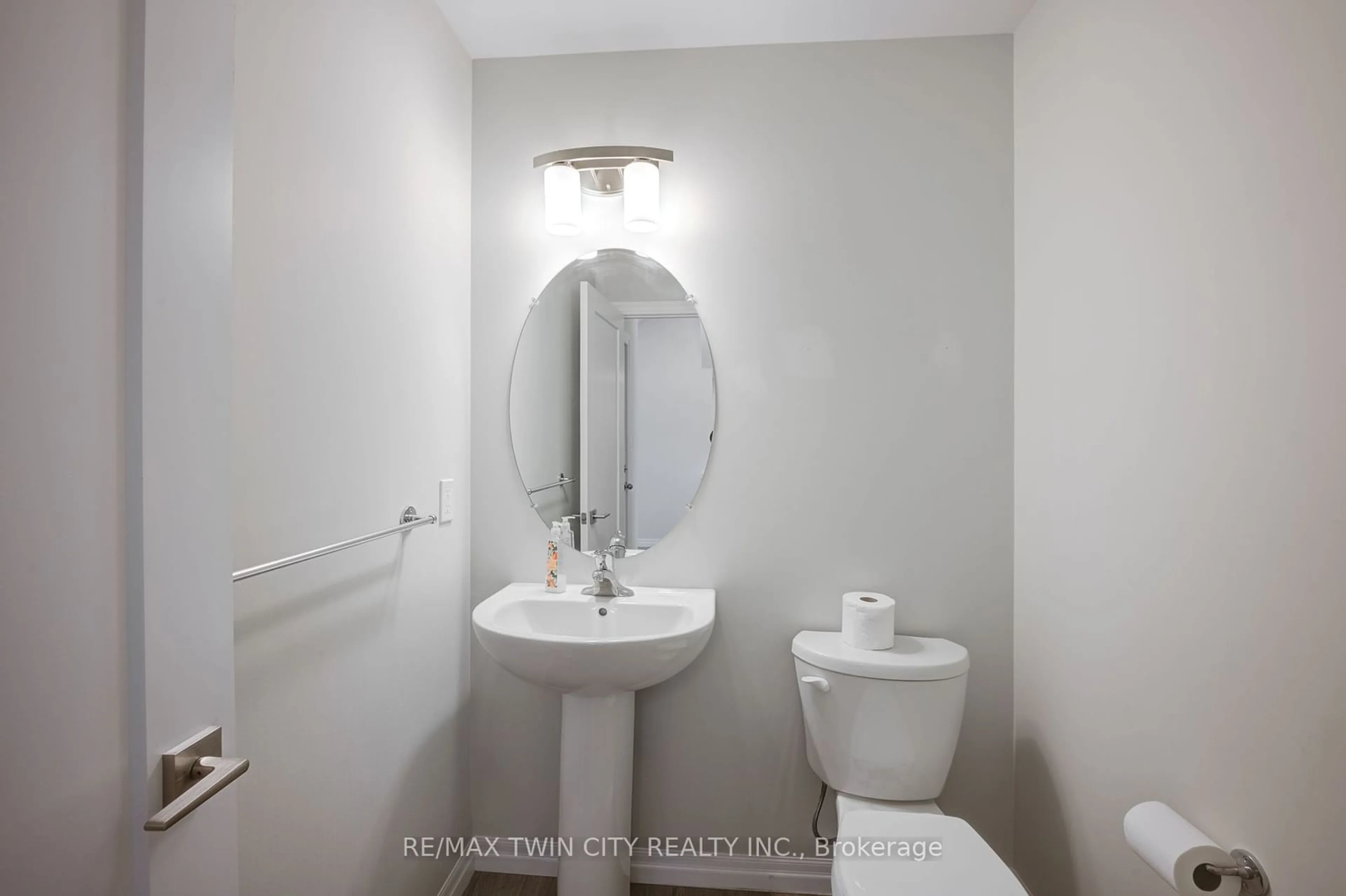 Standard bathroom, not visible floor for 38 Braun Ave, Tillsonburg Ontario N4G 0K4