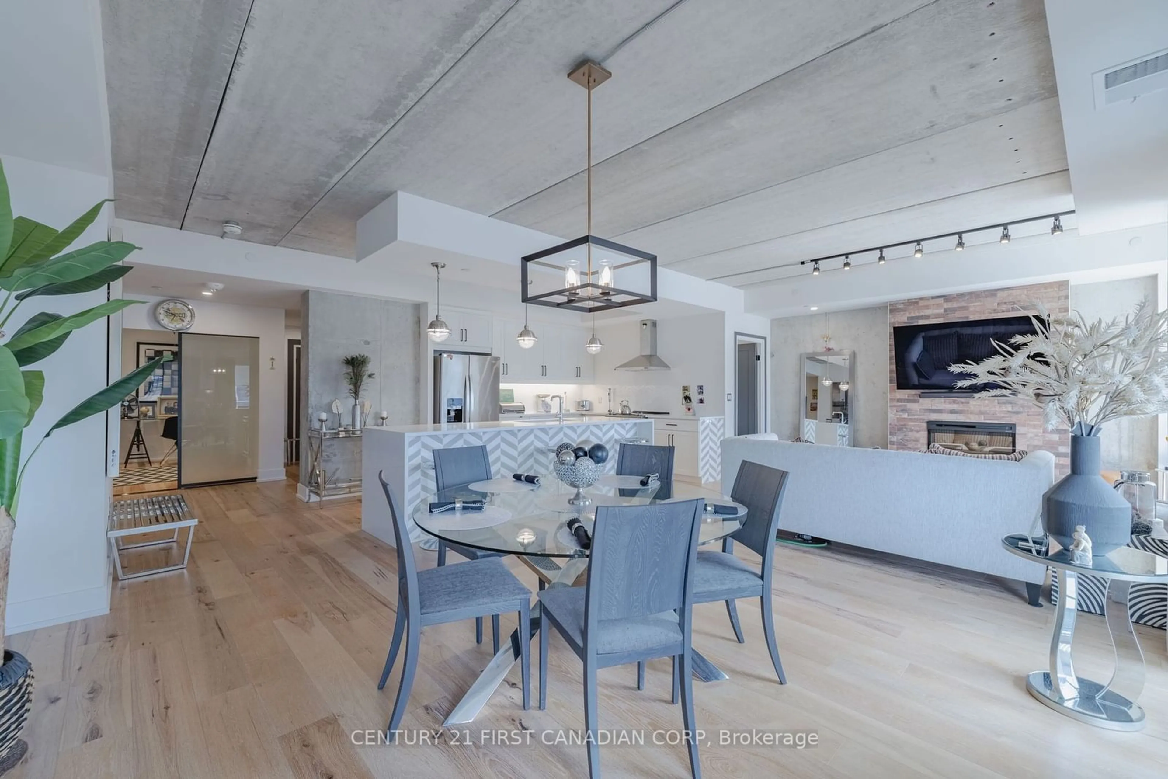 Dining room, wood floors for 505 Talbot St #2306, London Ontario N6A 2S6