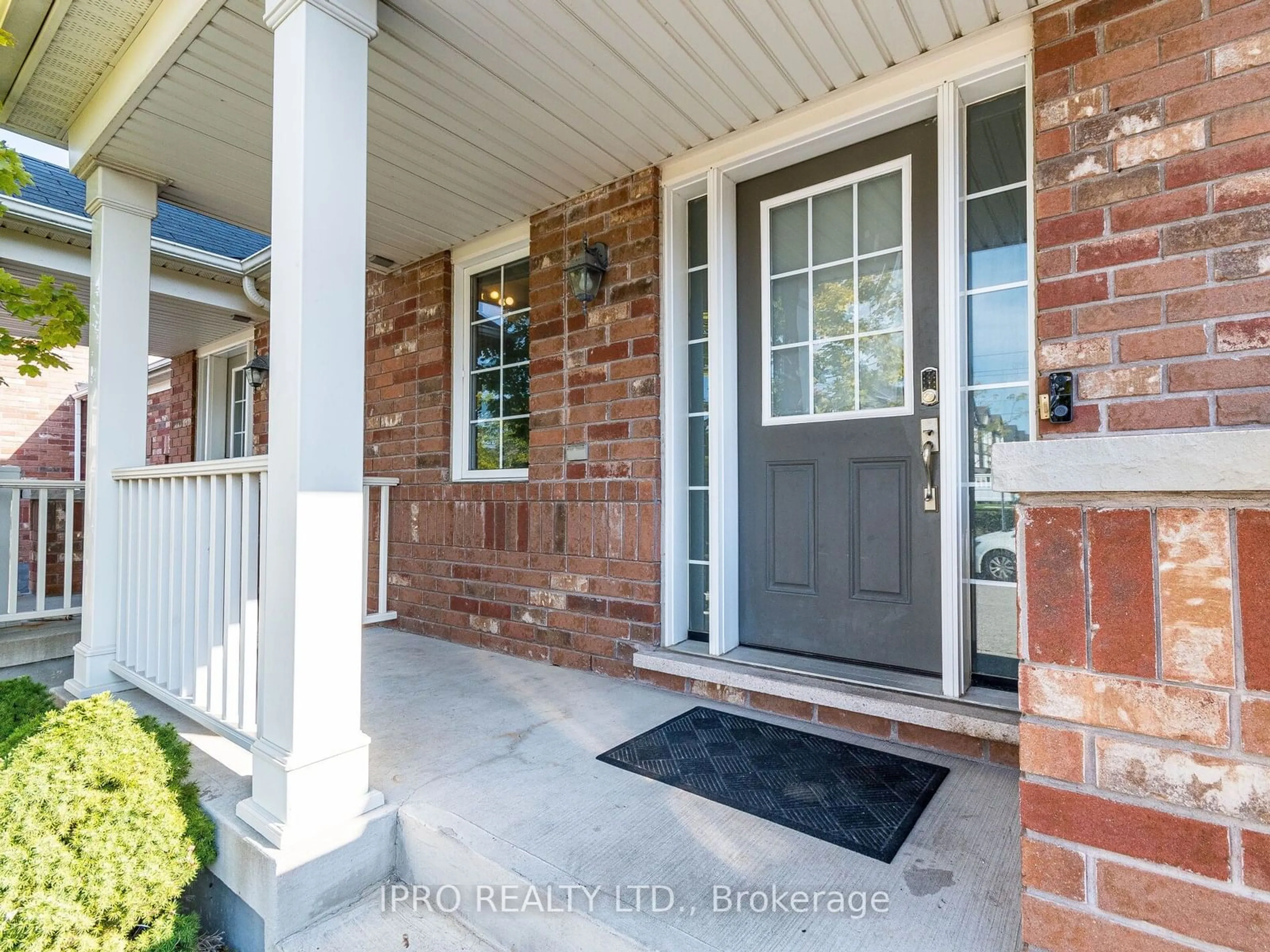 Indoor entryway, wood floors for 75 Manhattan Circ, Cambridge Ontario N3C 0C4