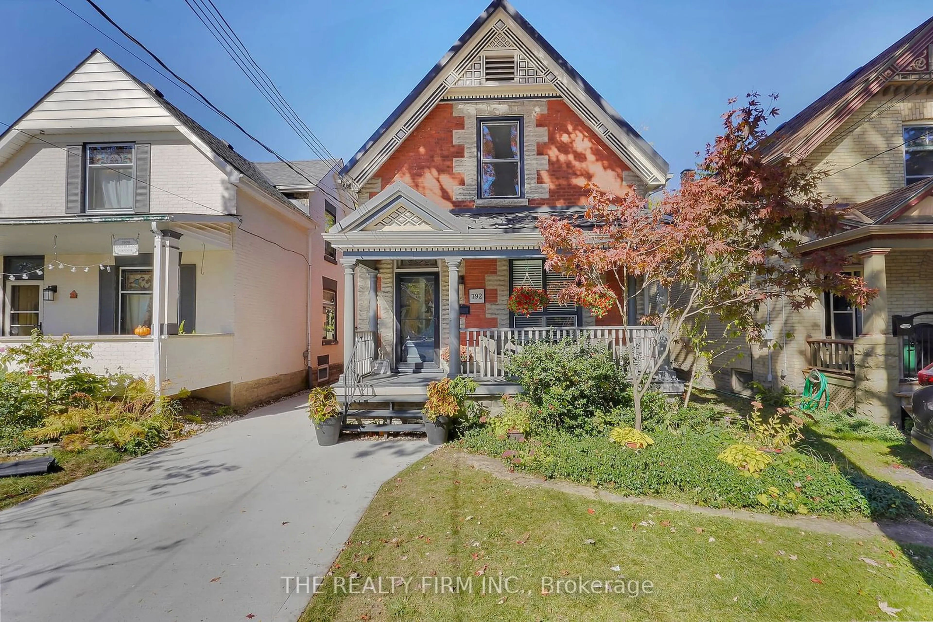 Frontside or backside of a home for 792 Lorne Ave, London Ontario N5W 3K8