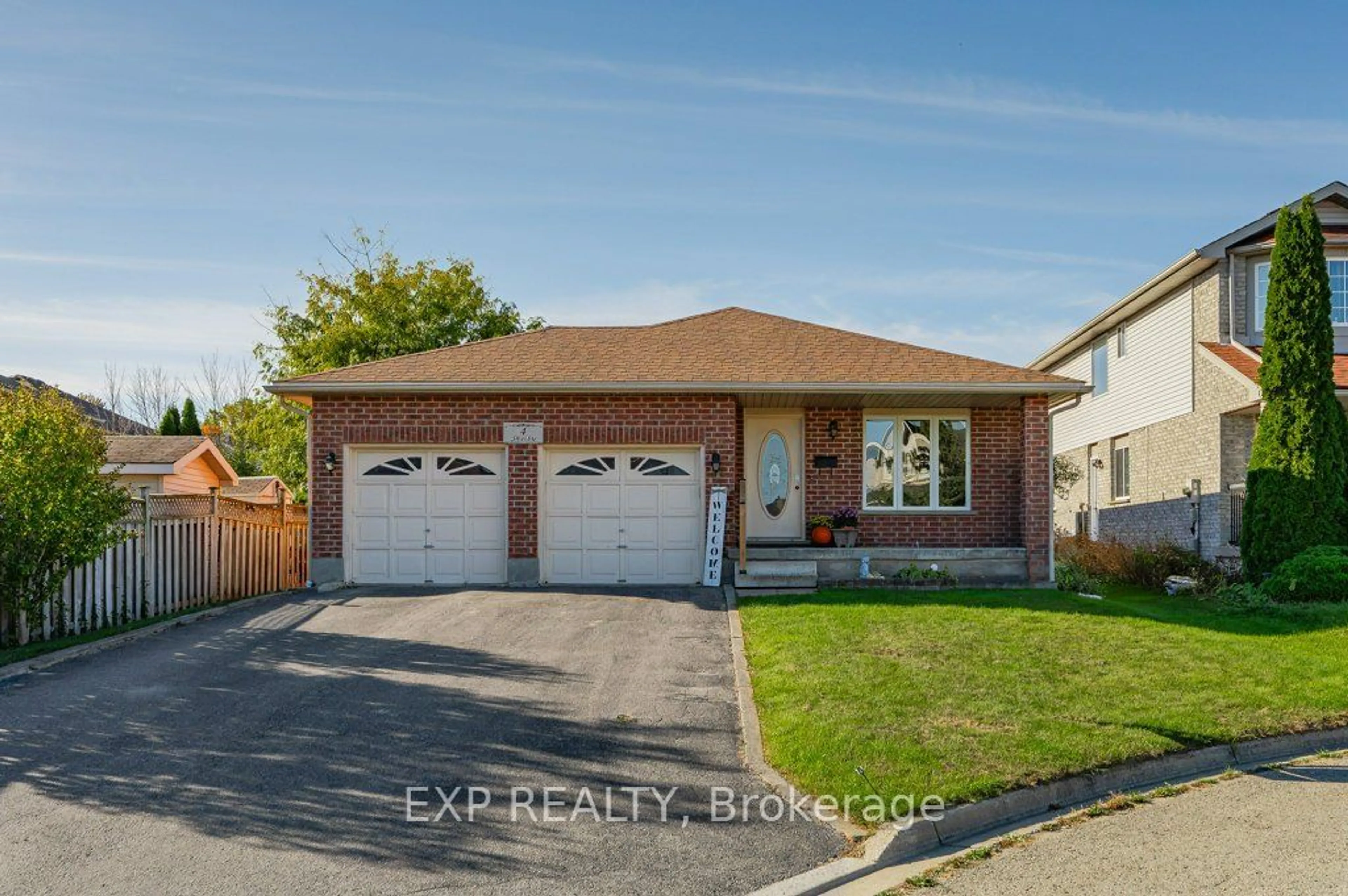 Frontside or backside of a home, the street view for 4 Shelby Pl, Guelph Ontario N1K 1W7