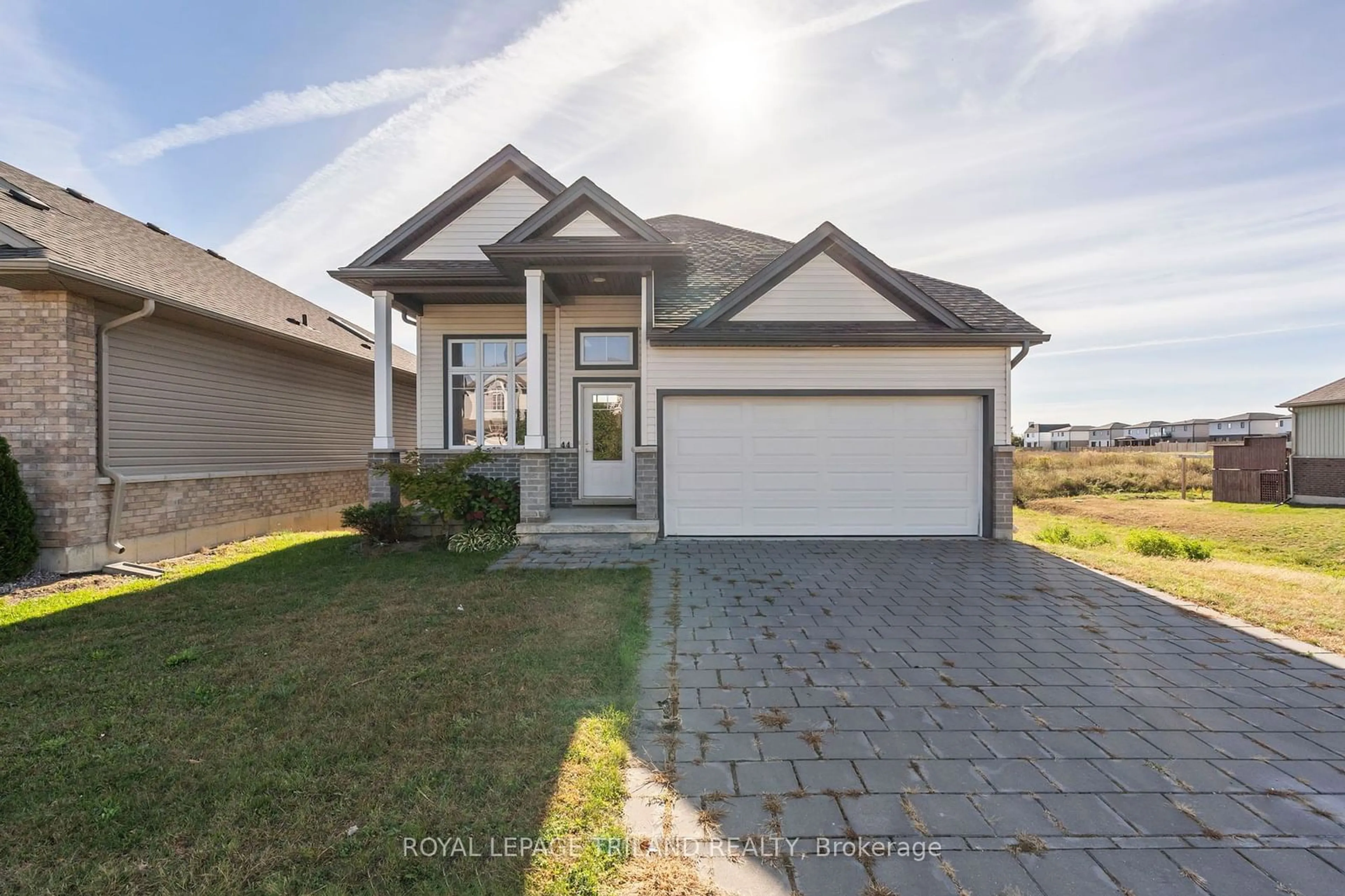 Frontside or backside of a home, the street view for 44 Abbott St, Strathroy-Caradoc Ontario N7G 0B7