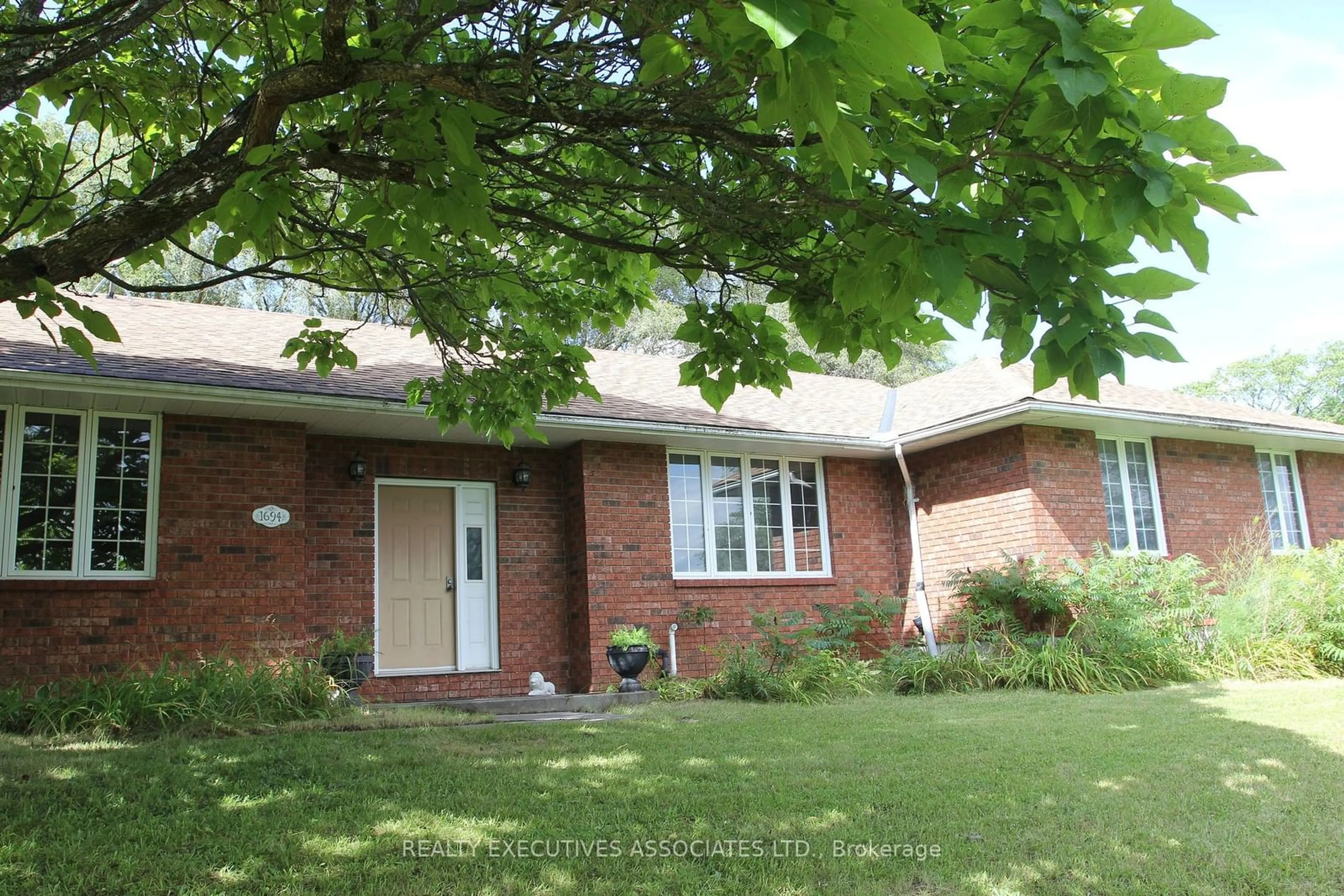 Home with brick exterior material for 1694 Killoran Rd, Smith-Ennismore-Lakefield Ontario K9J 6X5