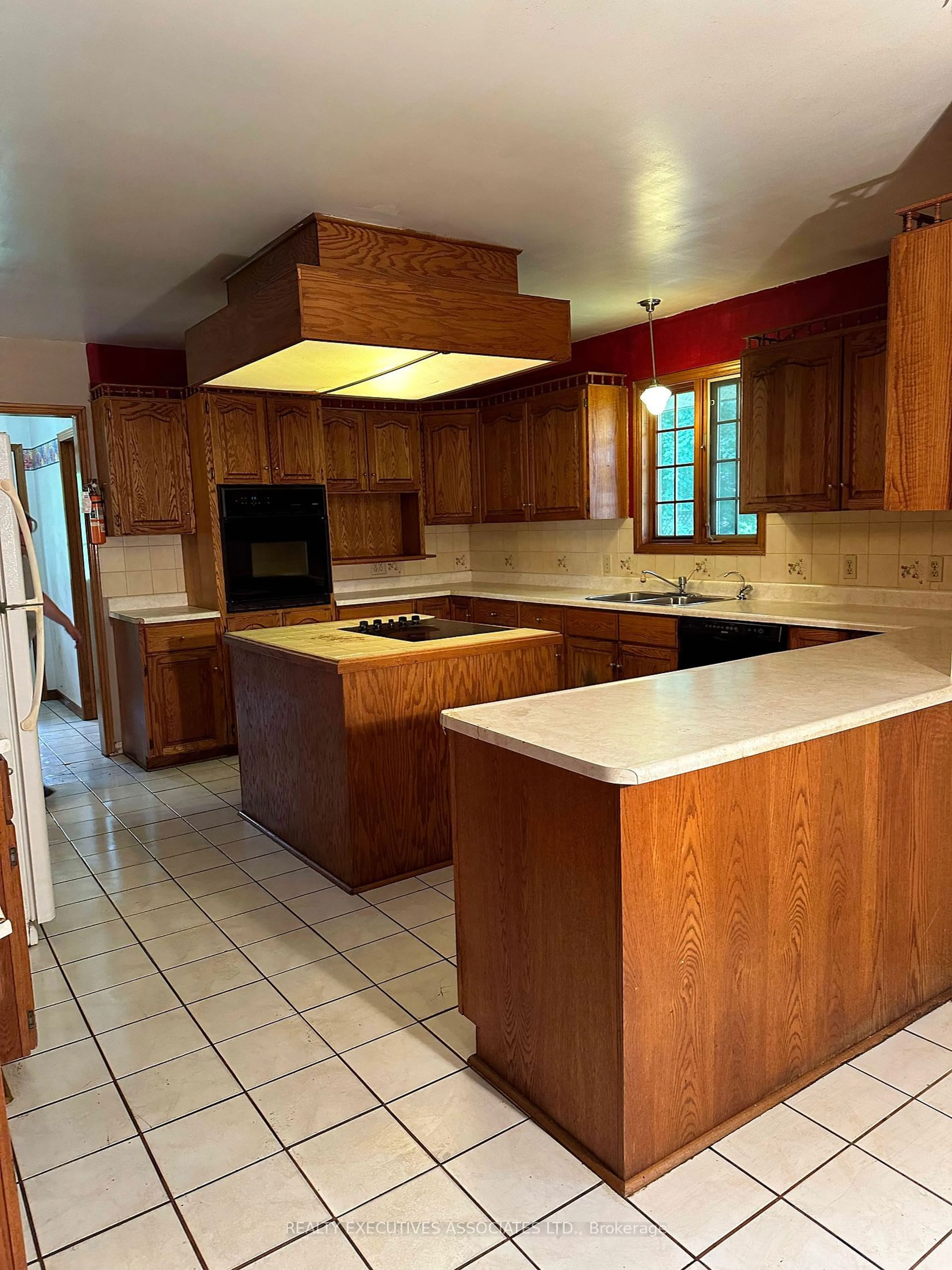 Kitchen, wood floors for 1694 Killoran Rd, Smith-Ennismore-Lakefield Ontario K9J 6X5