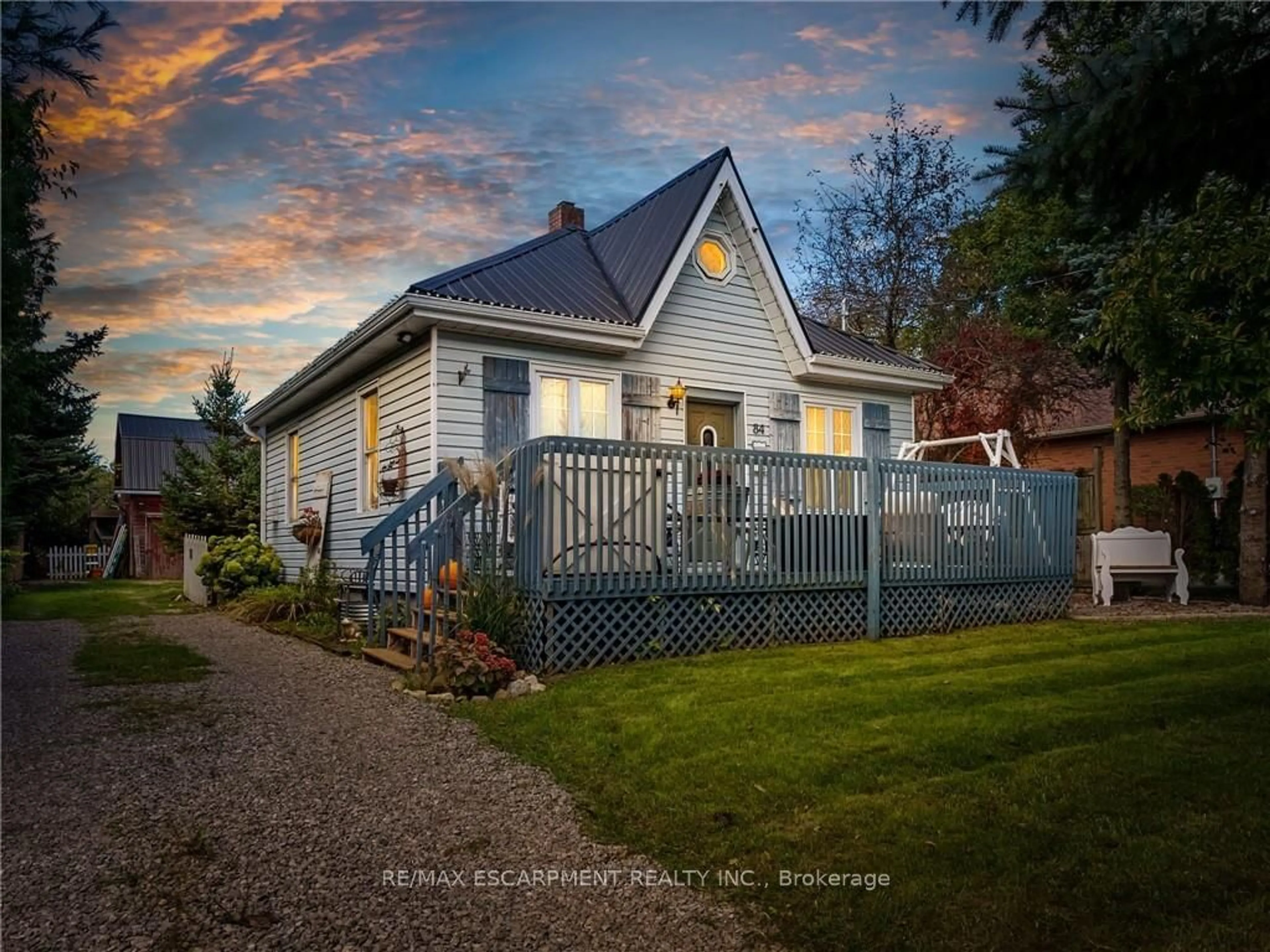 Frontside or backside of a home, cottage for 84 Garden Ave, Brantford Ontario N3S 0G5