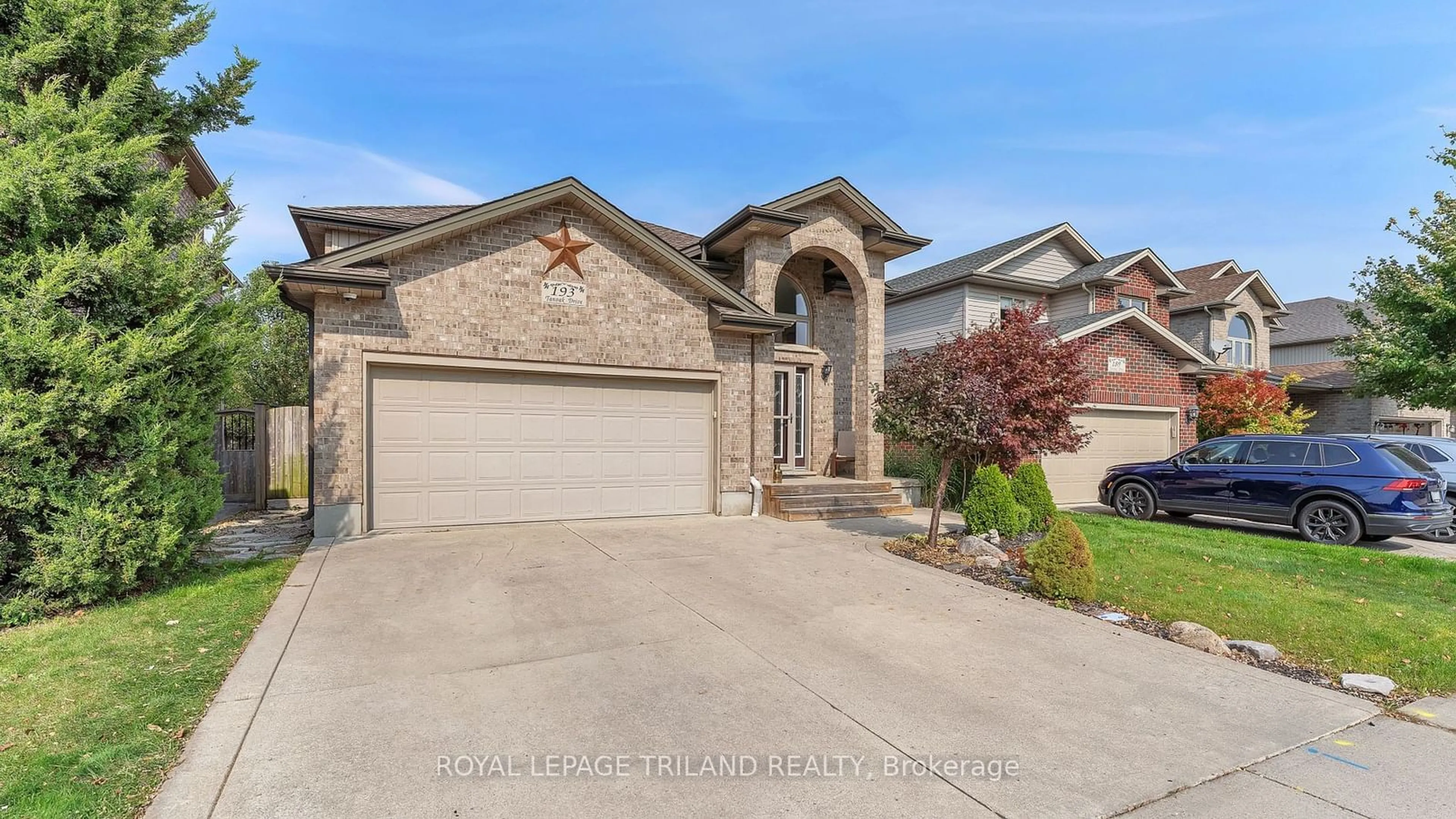 Frontside or backside of a home, the street view for 193 Tanoak Dr, London Ontario N6G 5N7