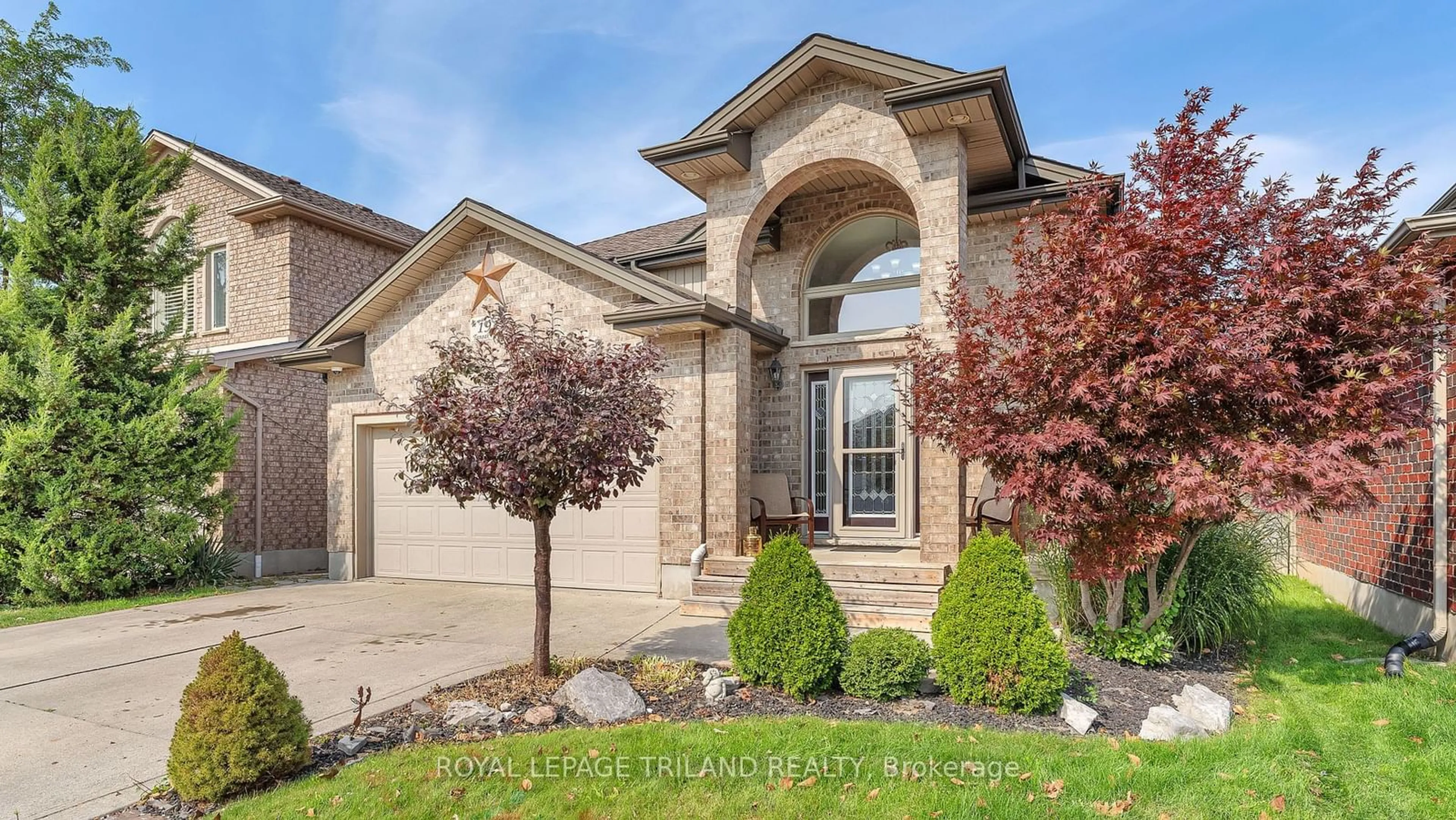 Frontside or backside of a home for 193 Tanoak Dr, London Ontario N6G 5N7