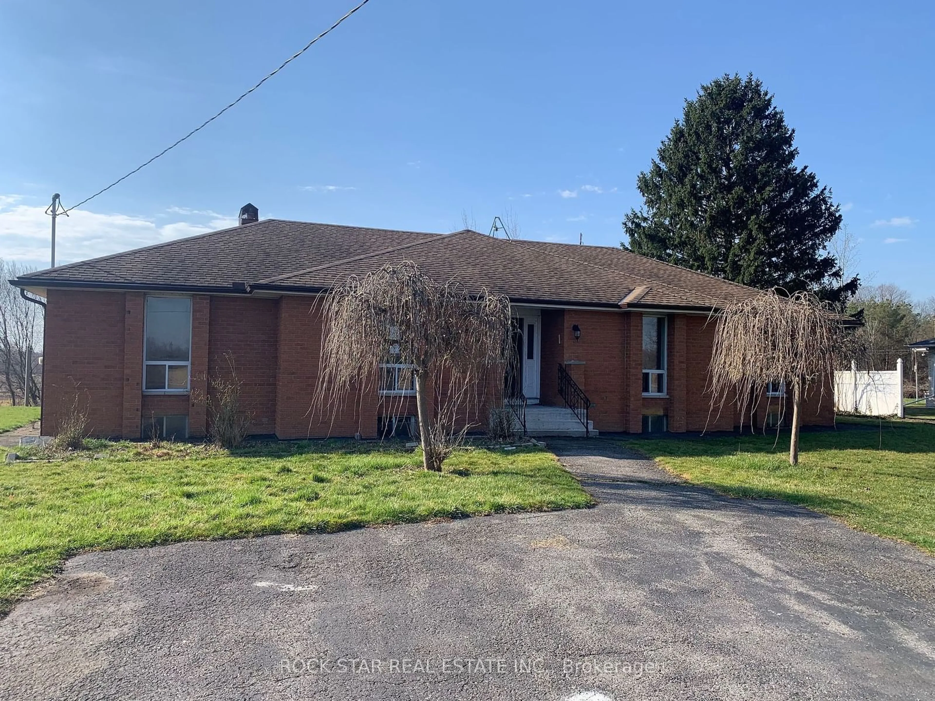 Frontside or backside of a home, the front or back of building for 3911 Garrison Rd, Fort Erie Ontario L0S 1N0