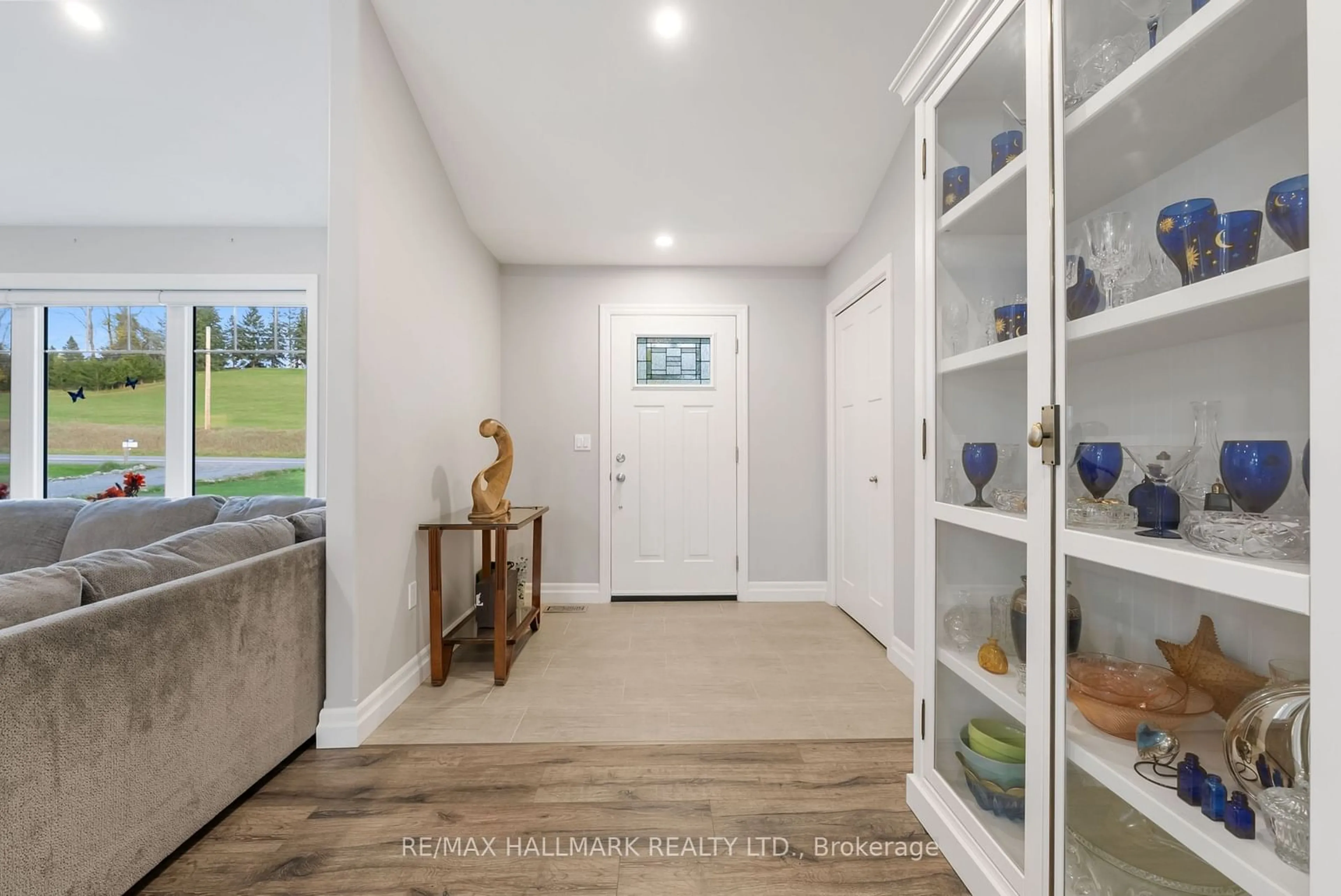 Indoor entryway, wood floors for 1557 Frankford Stirling Rd, Quinte West Ontario K0K 3E0