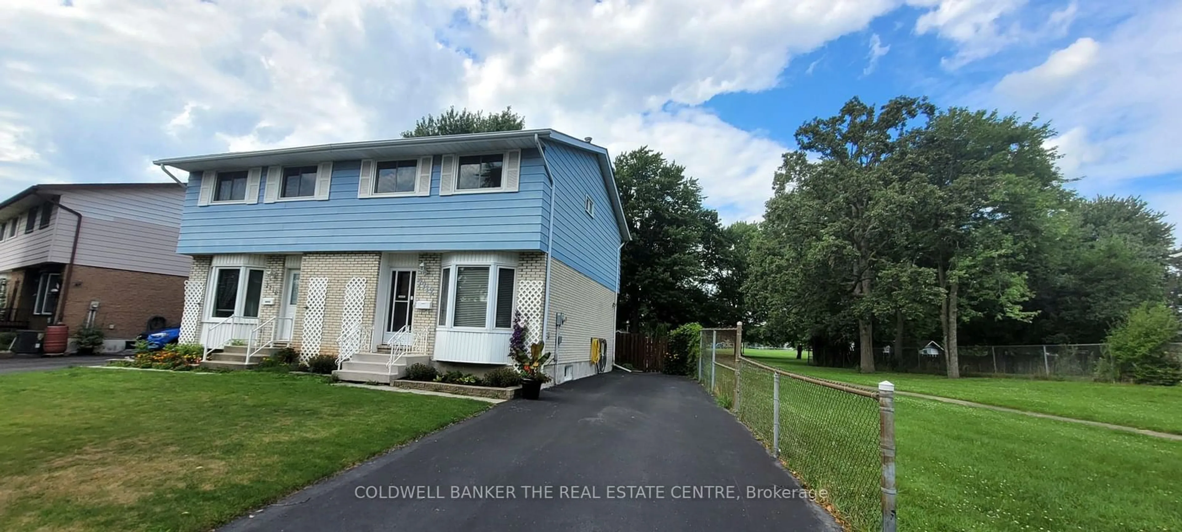 A pic from exterior of the house or condo, the fenced backyard for 7712 Jubilee Dr, Niagara Falls Ontario L2G 7J6