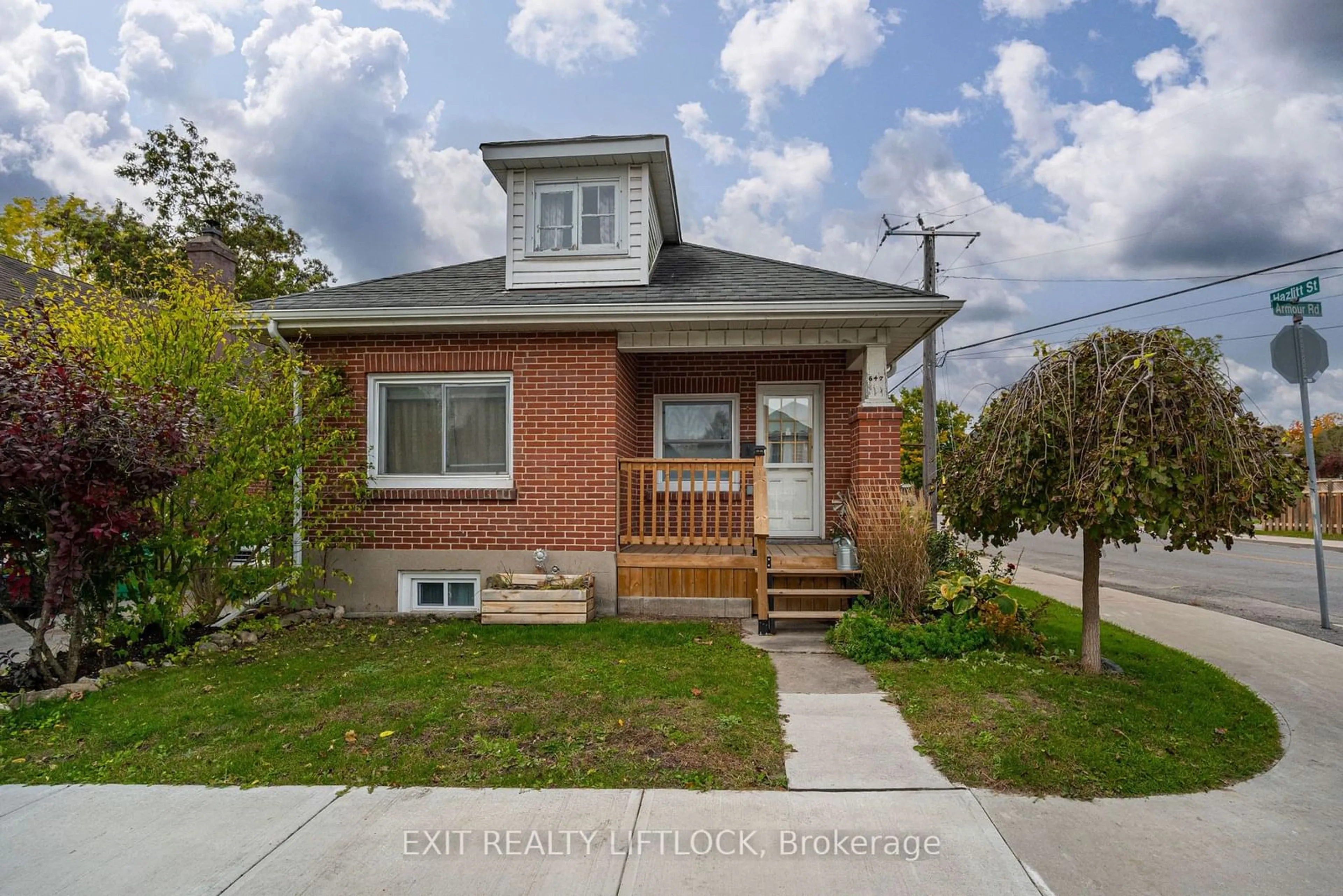 Frontside or backside of a home, cottage for 647 Armour Rd, Peterborough Ontario K9H 1Z3