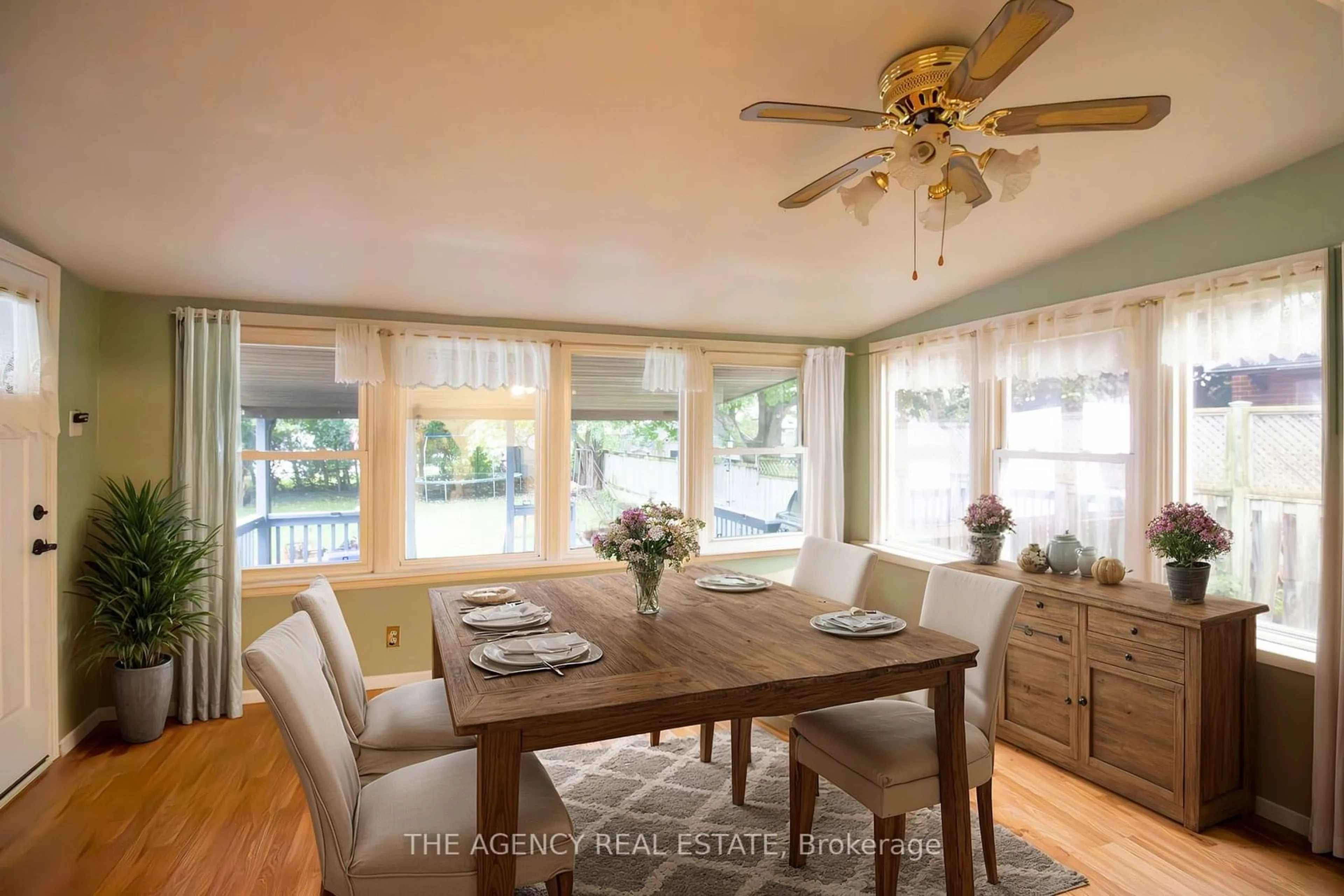 Dining room, wood floors, cottage for 370 Carol St, London Ontario N6J 1C8