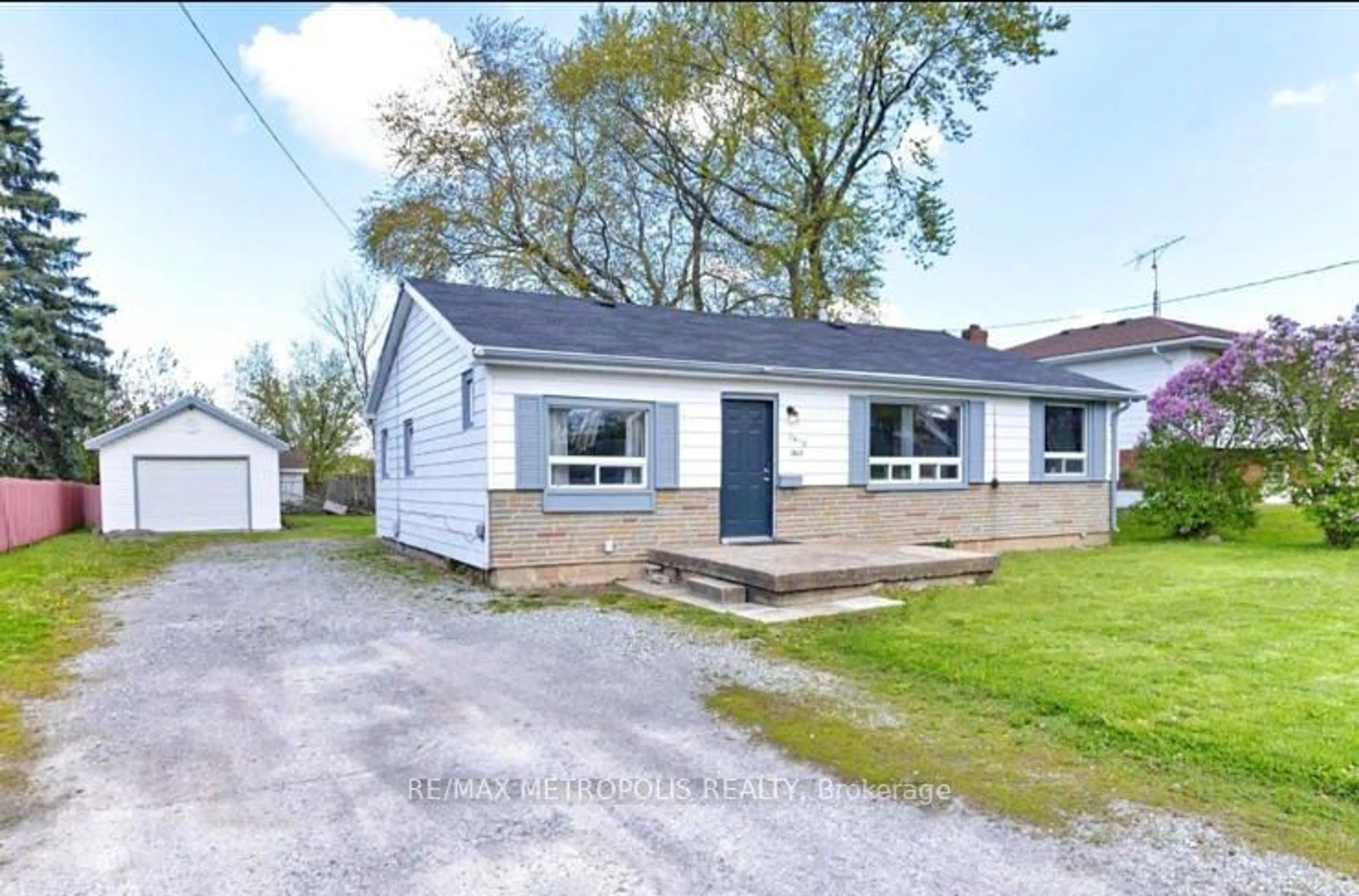 Frontside or backside of a home, cottage for 7813 Mulhern St, Niagara Falls Ontario L2H 1B6