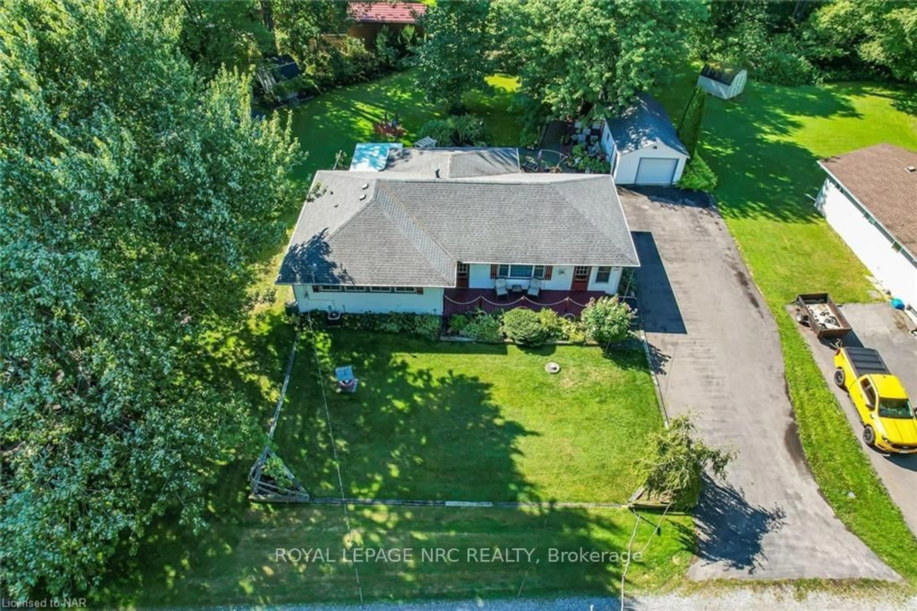 Frontside or backside of a home, the street view for 4061 FIRELANE 13, Fort Erie Ontario L0S 1R0