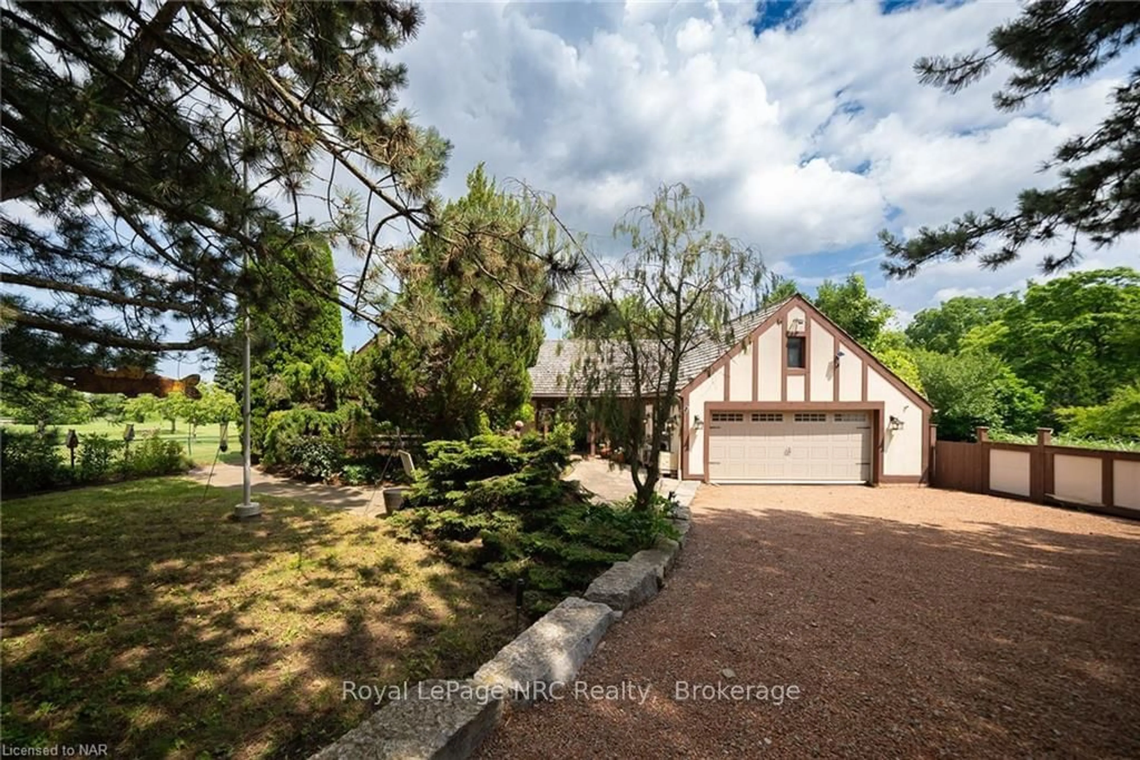 Frontside or backside of a home, cottage for 1776 York Rd, Niagara-on-the-Lake Ontario L0S 1J0