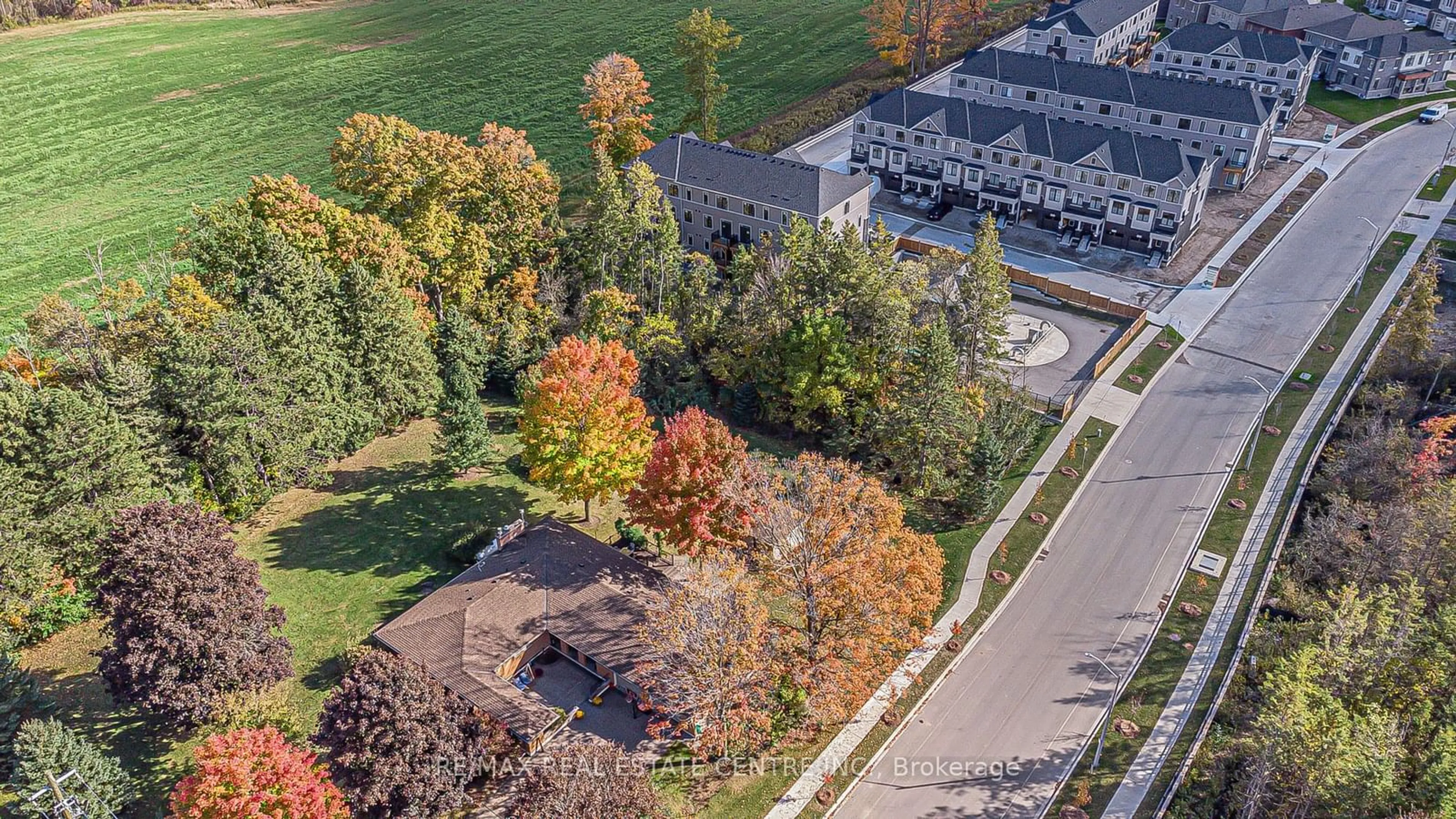 A pic from exterior of the house or condo, the fenced backyard for 178 Ripplewood Rd, Cambridge Ontario N1R 5S2