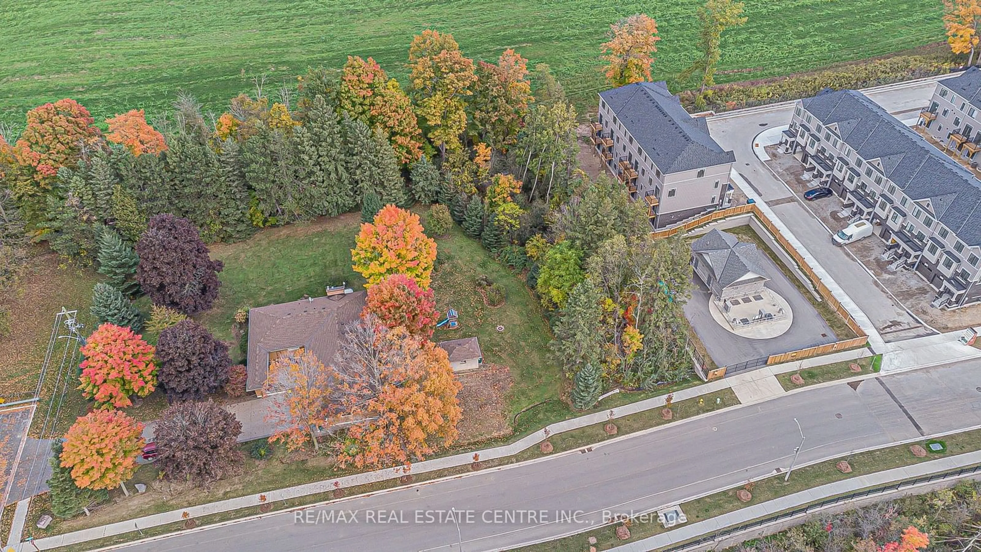 A pic from exterior of the house or condo, the street view for 178 Ripplewood Rd, Cambridge Ontario N1R 5S2