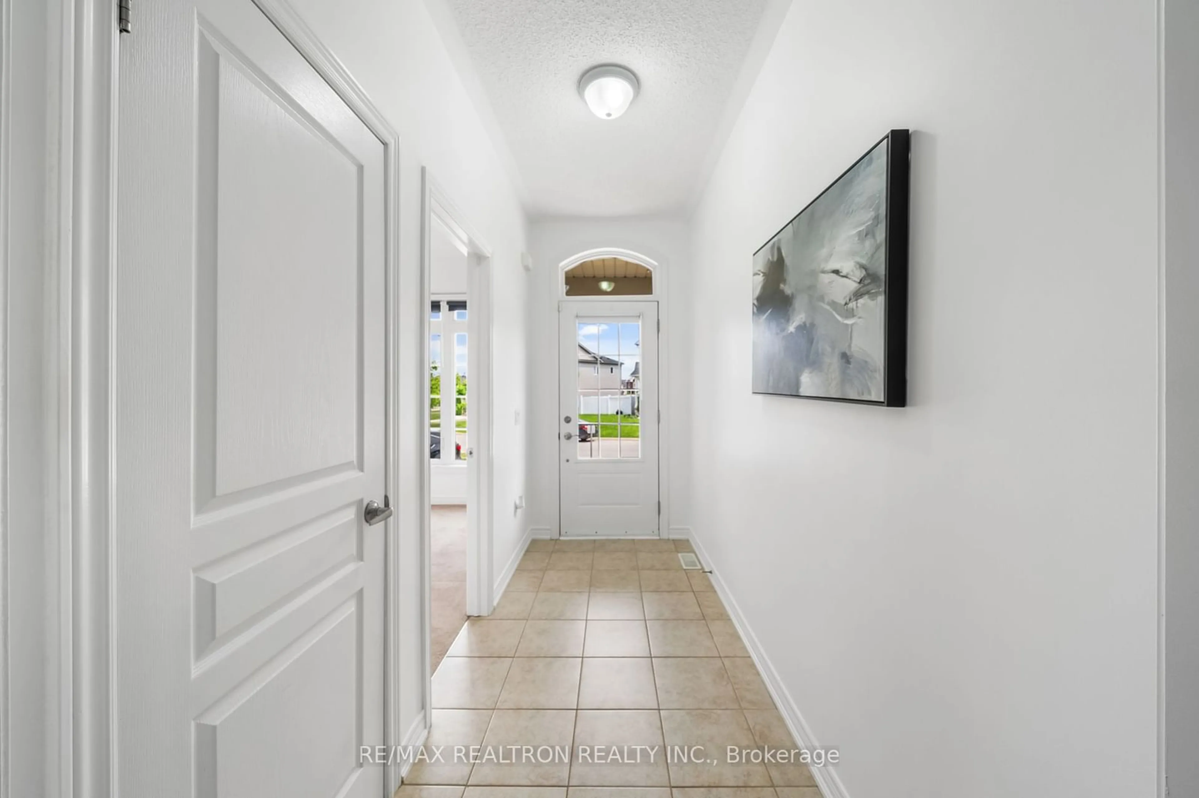 Indoor entryway, wood floors for 245 Johnson Dr, Shelburne Ontario L9V 3V7