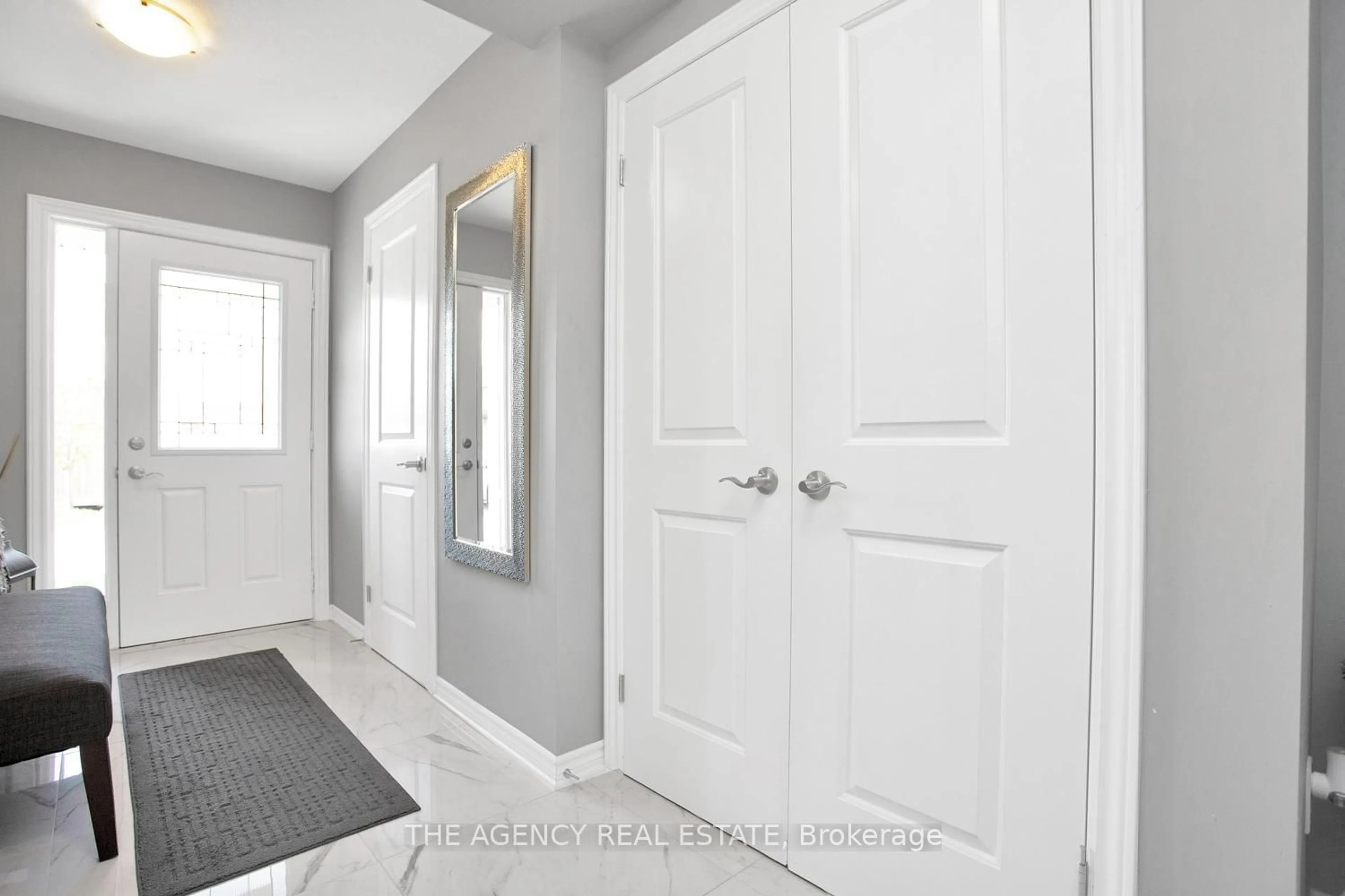 Indoor entryway for 1061 Eagletrace Dr #67, London Ontario N6G 0K7