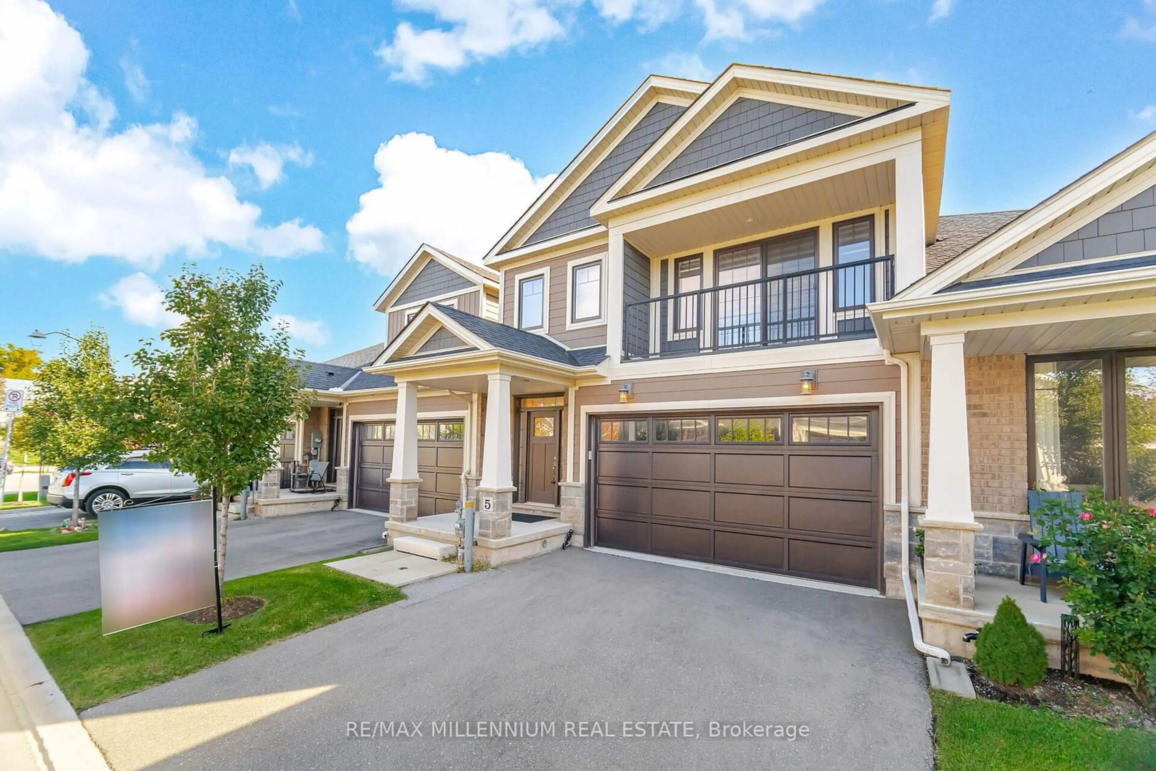 Frontside or backside of a home, the street view for 68 Turbina Crt #5, Grimsby Ontario L3M 0H8