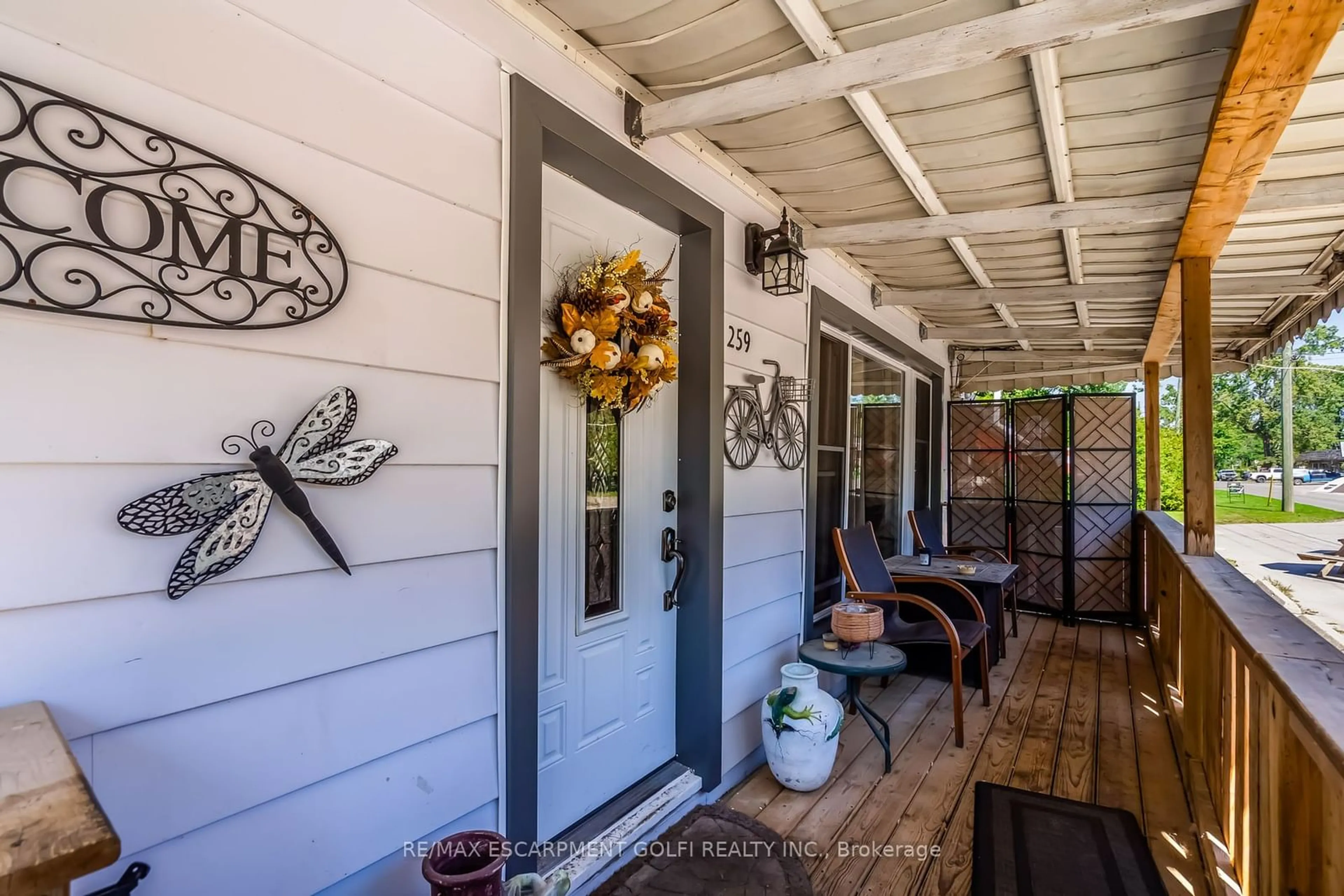 Indoor entryway, wood floors for 259 Cedar Dr, Norfolk Ontario N0E 1T0