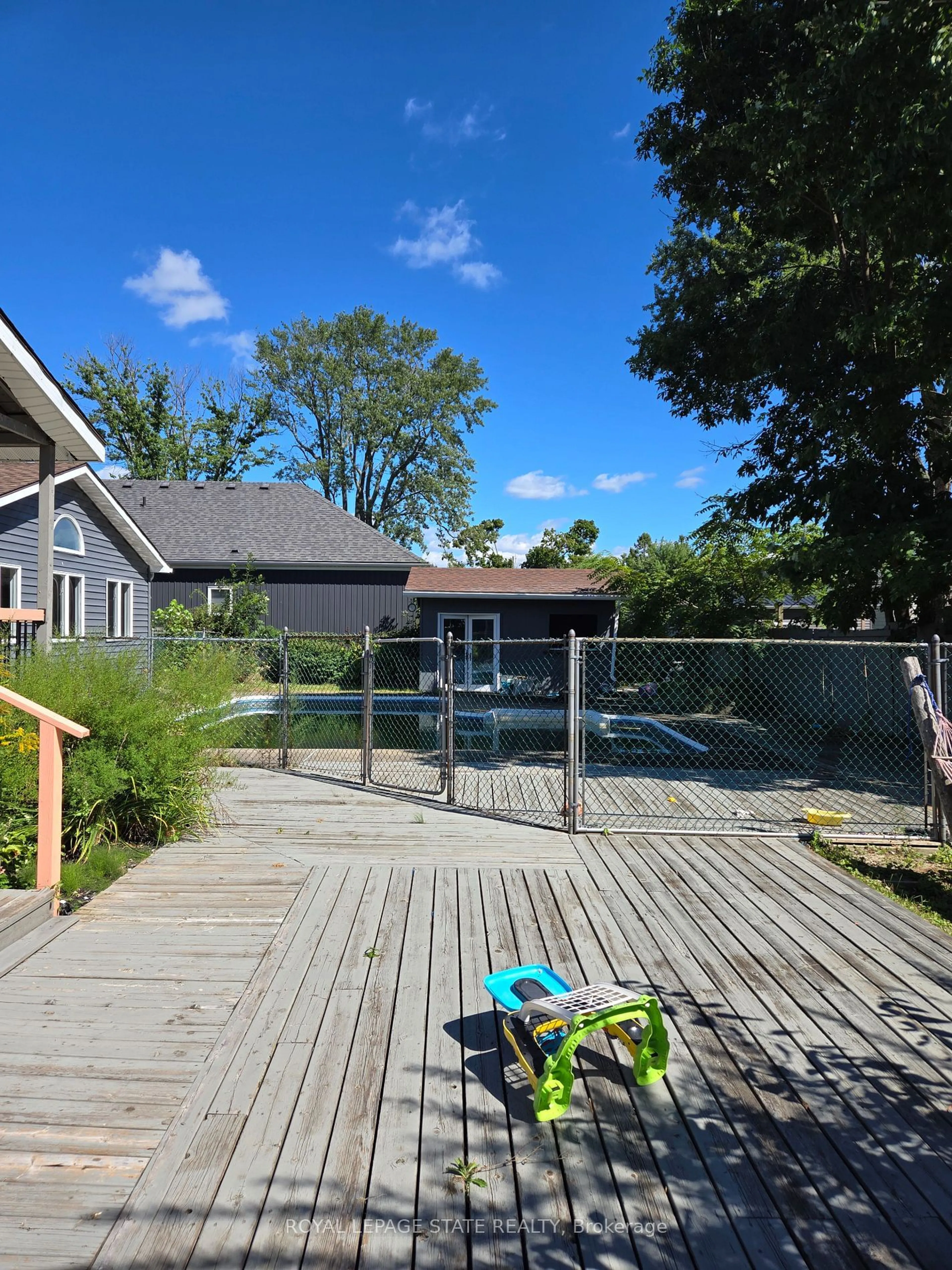 Frontside or backside of a home, the fenced backyard for 3721 Mathewson Ave, Fort Erie Ontario L0S 1B0