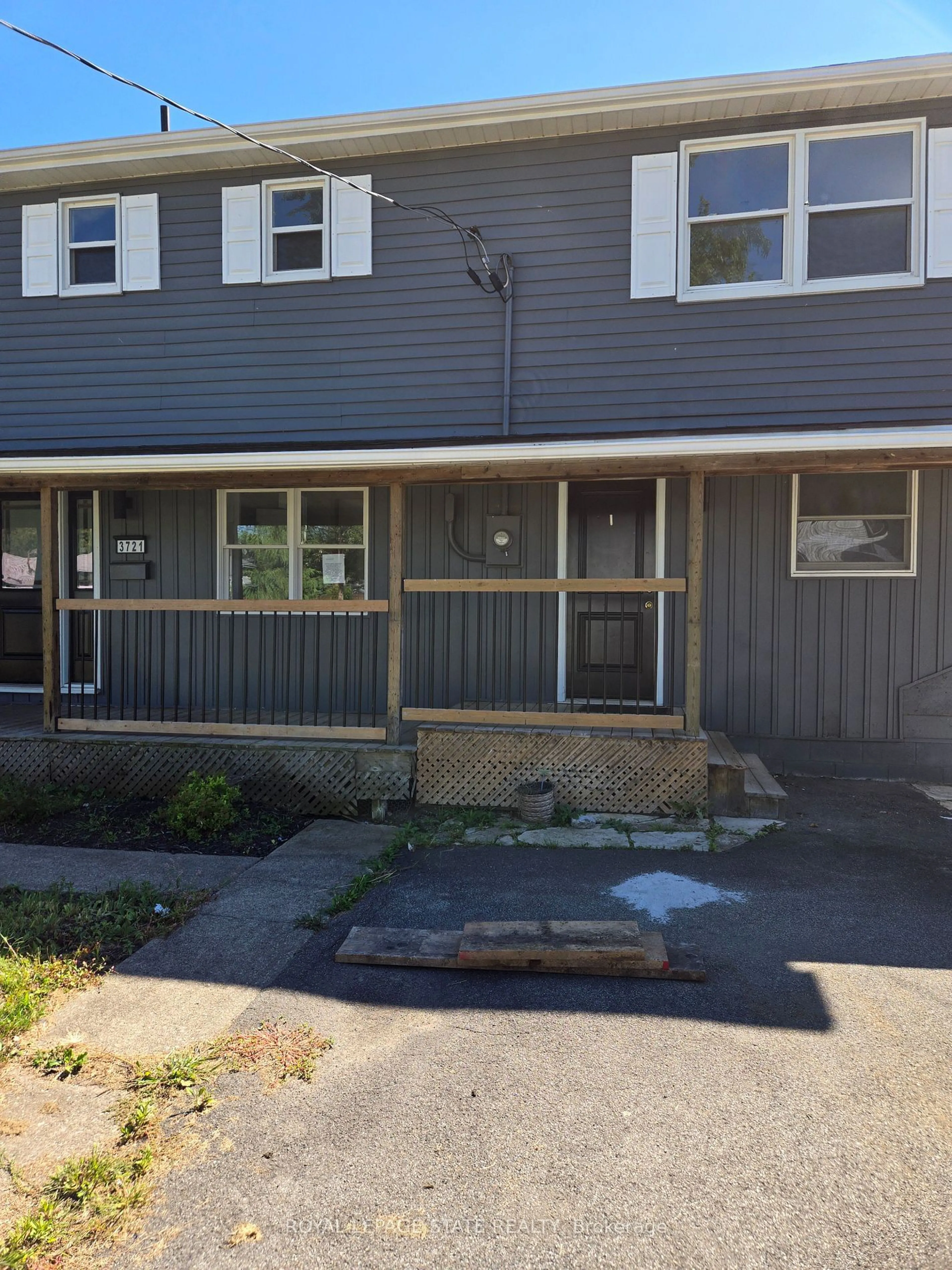 A pic from exterior of the house or condo, the front or back of building for 3721 Mathewson Ave, Fort Erie Ontario L0S 1B0