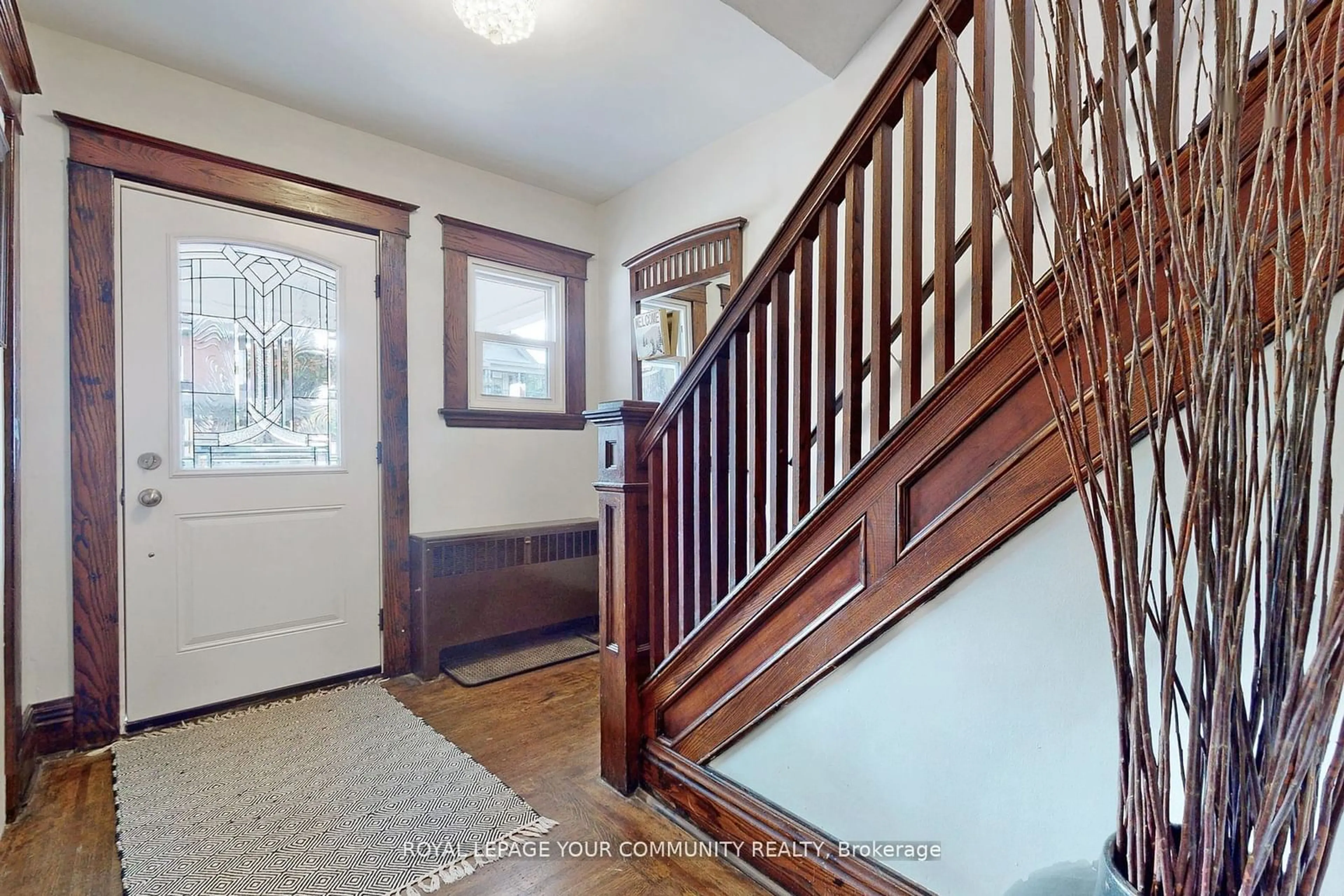 Indoor entryway, wood floors for 20 Barnesdale Ave, Hamilton Ontario L8L 6R6