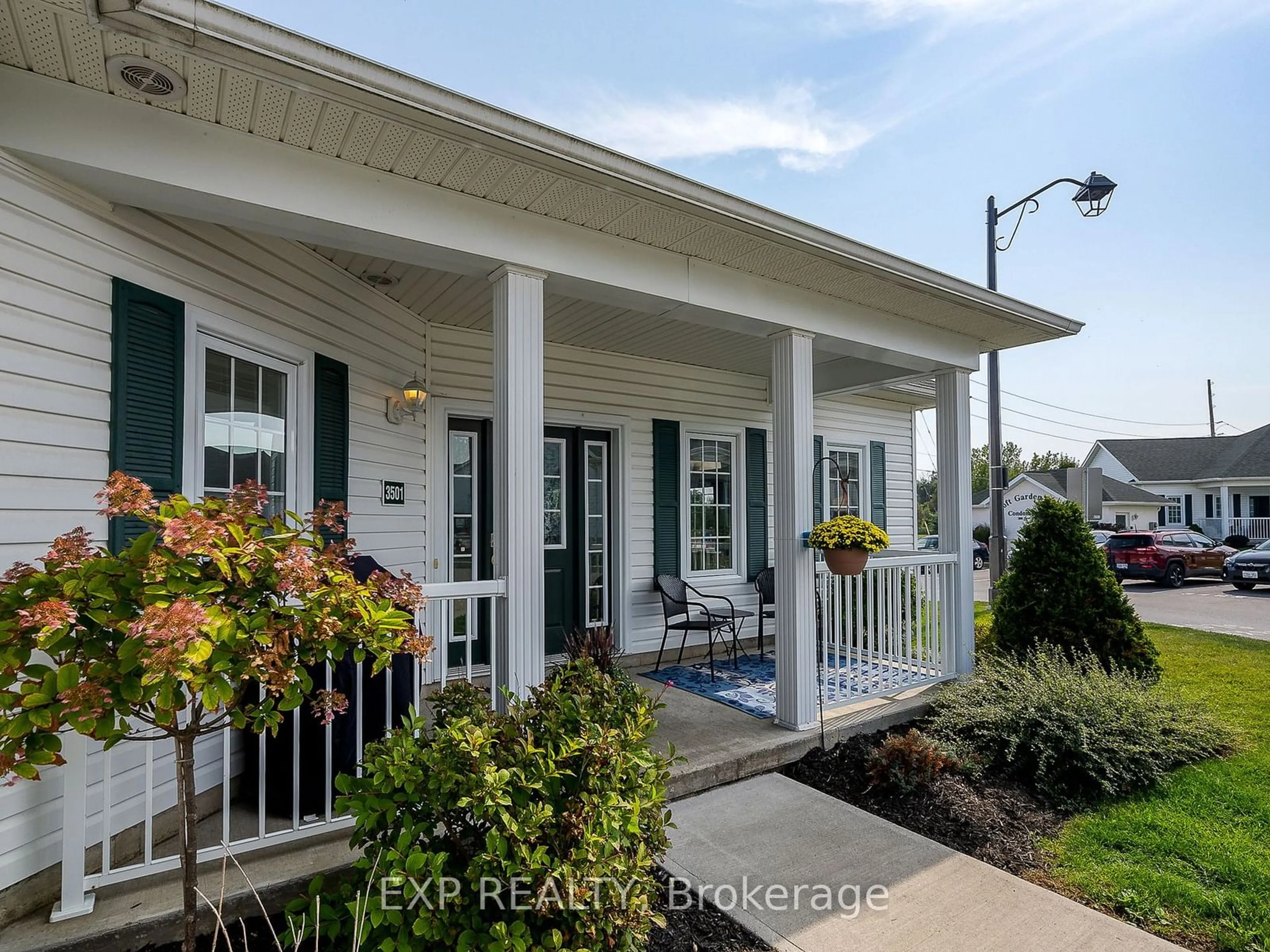 Indoor entryway for 300 Croft St #3501, Port Hope Ontario L1A 0E1