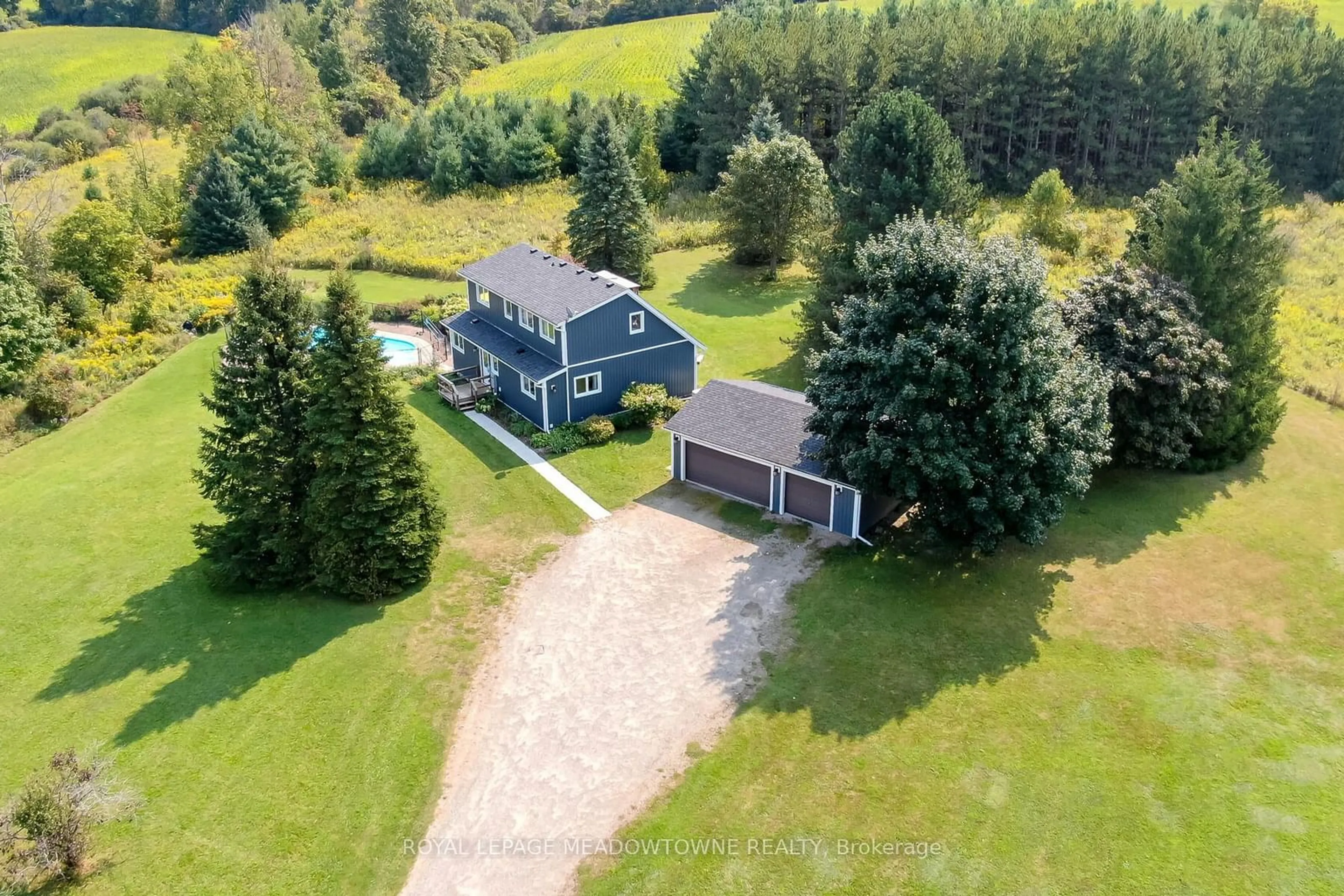 Frontside or backside of a home, cottage for 9433 Sideroad 10, Erin Ontario N0B 1T0