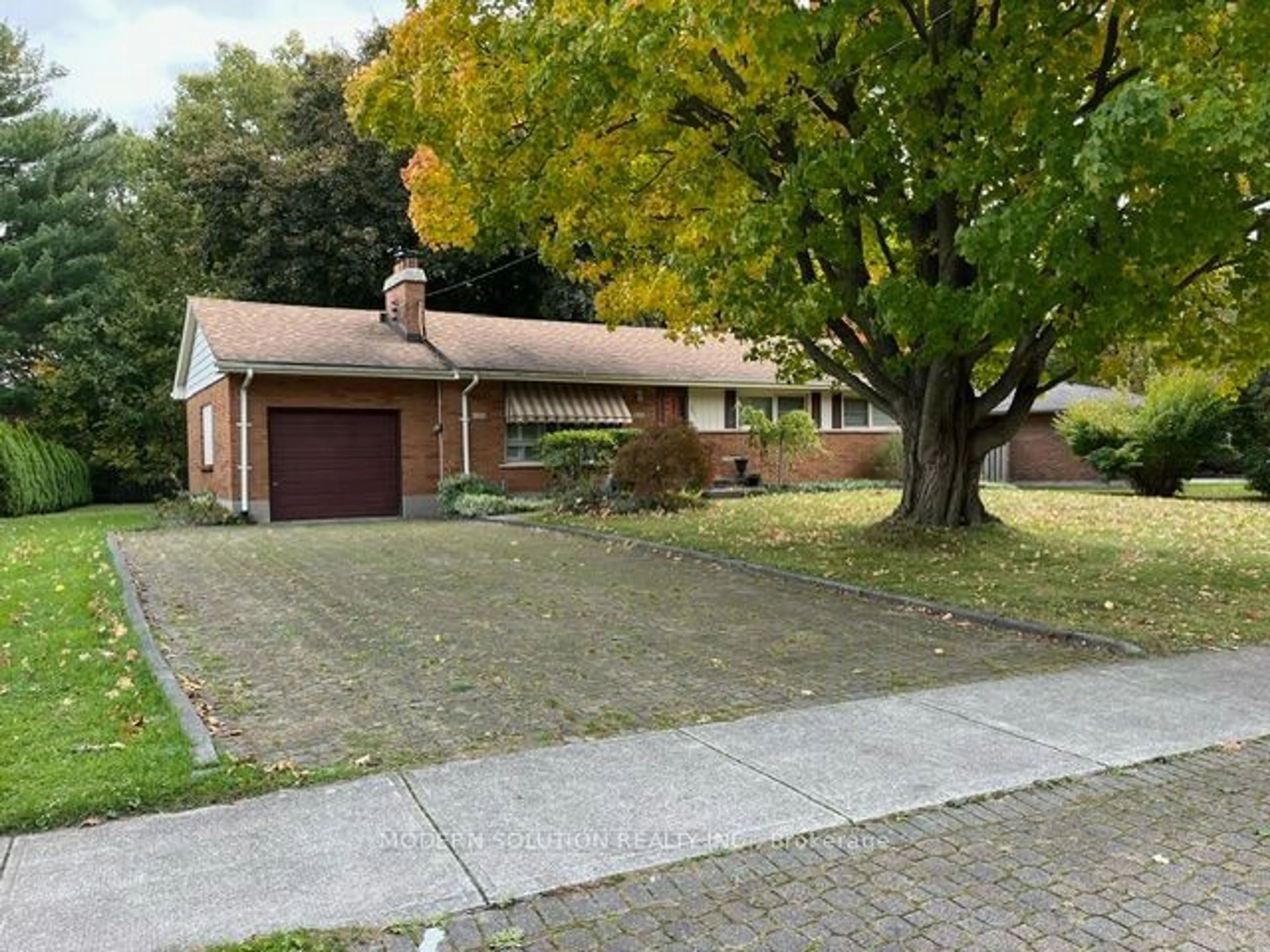 Frontside or backside of a home, the street view for 381 Fox Ave, London Ontario N6G 1H7