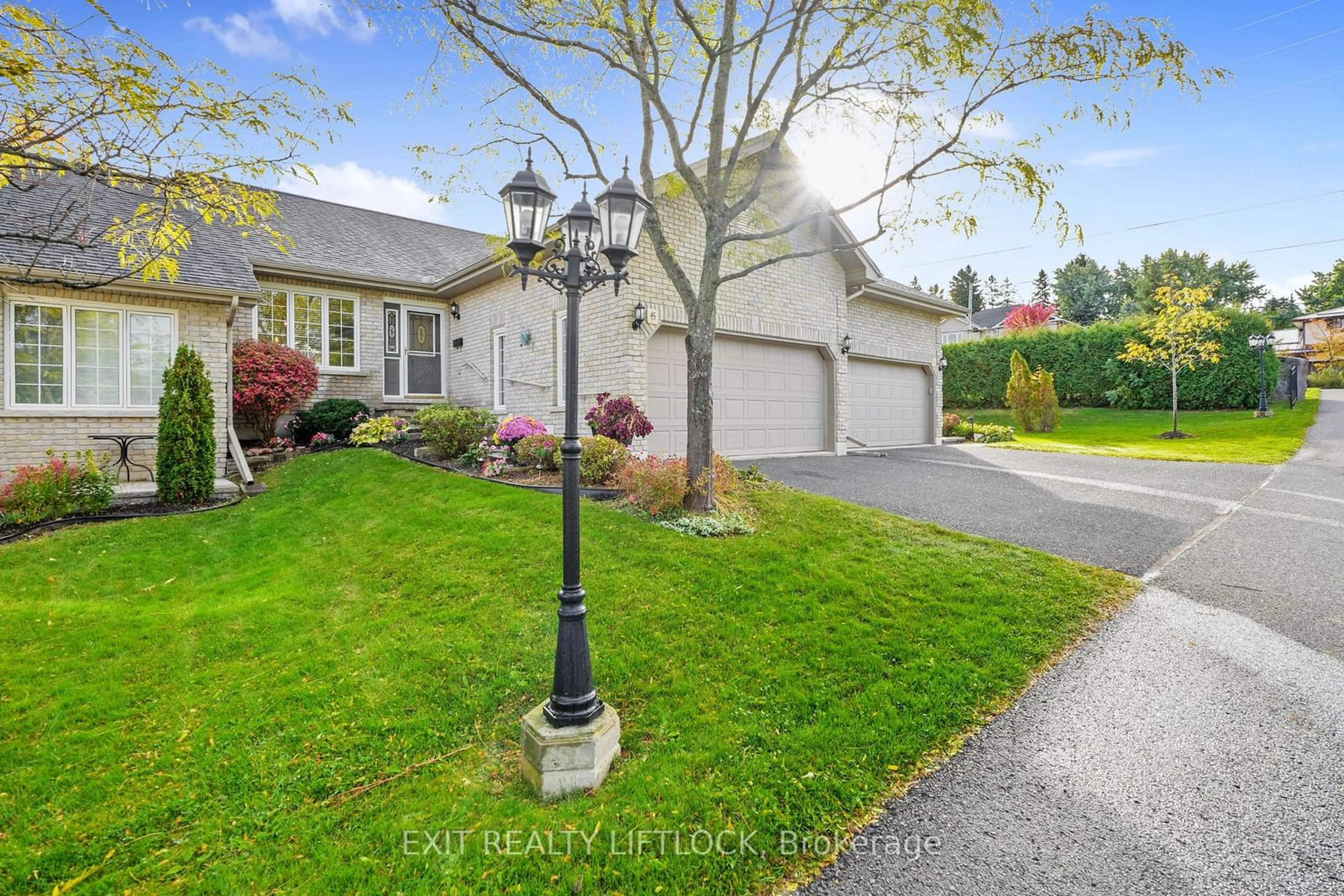 A pic from exterior of the house or condo, the street view for 1020 Parkhill Rd #45, Peterborough Ontario K9K 0E1