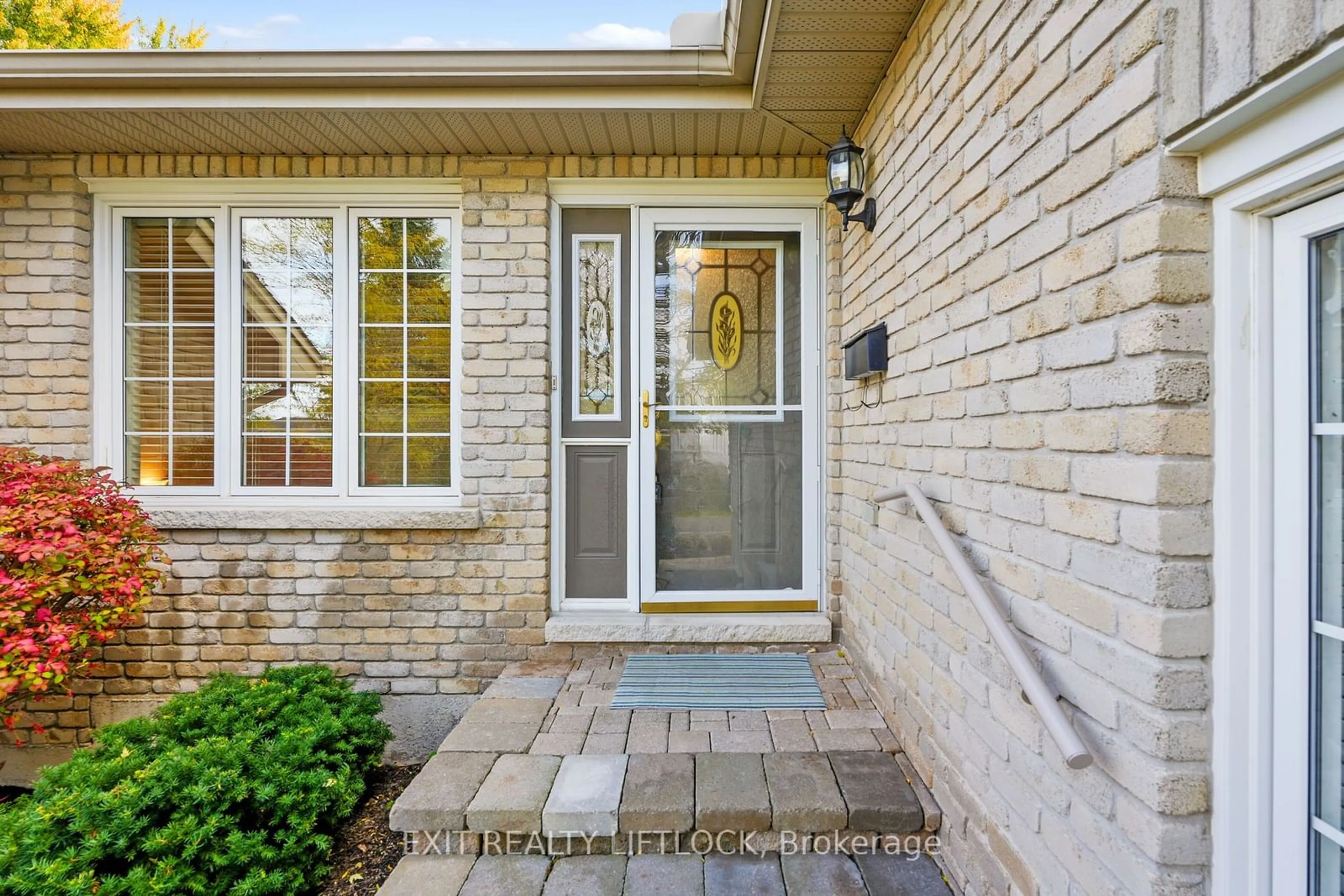 Indoor entryway, ceramic floors for 1020 Parkhill Rd #45, Peterborough Ontario K9K 0E1