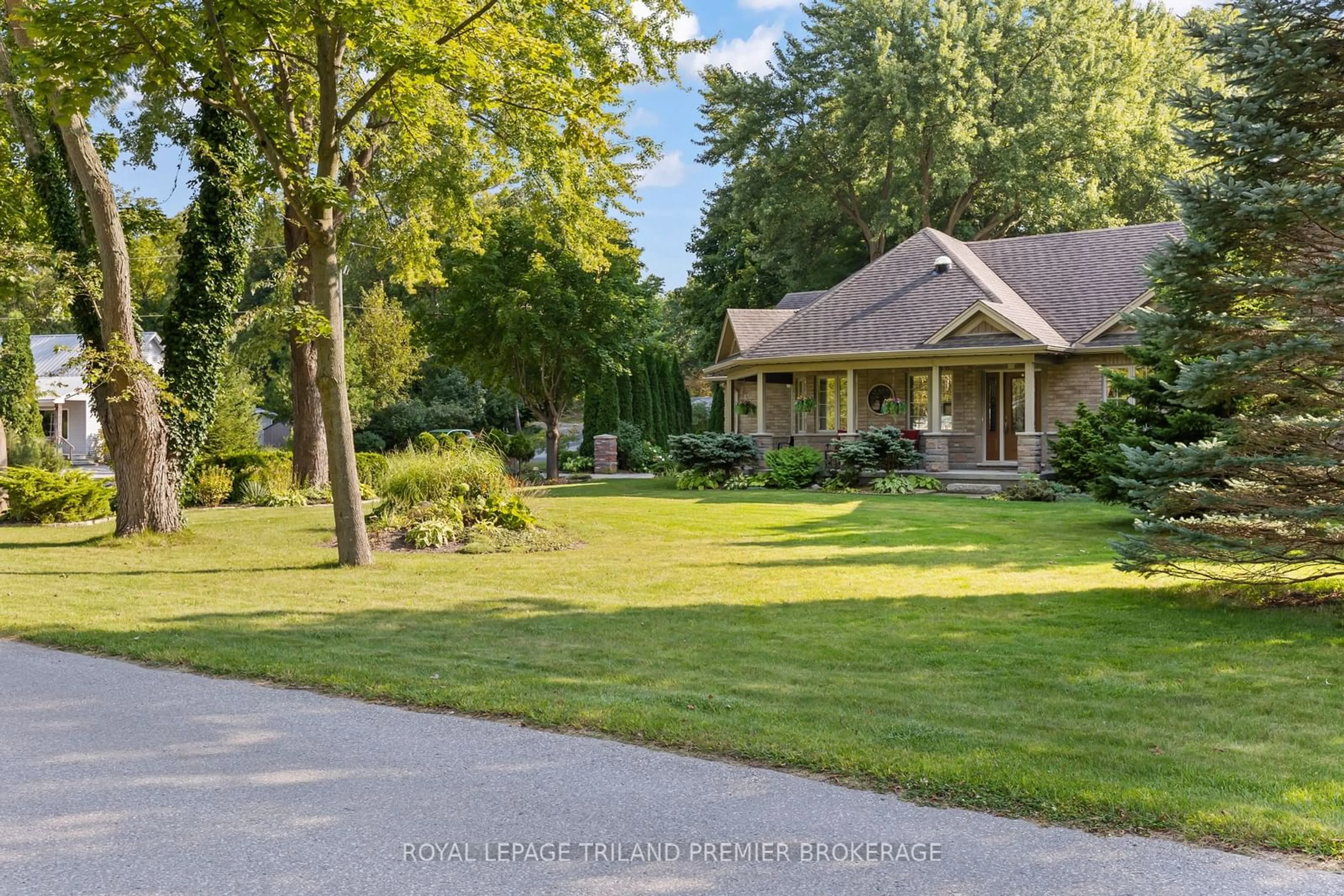 Frontside or backside of a home, cottage for 10093 Herbert St, Lambton Shores Ontario N0M 2L0