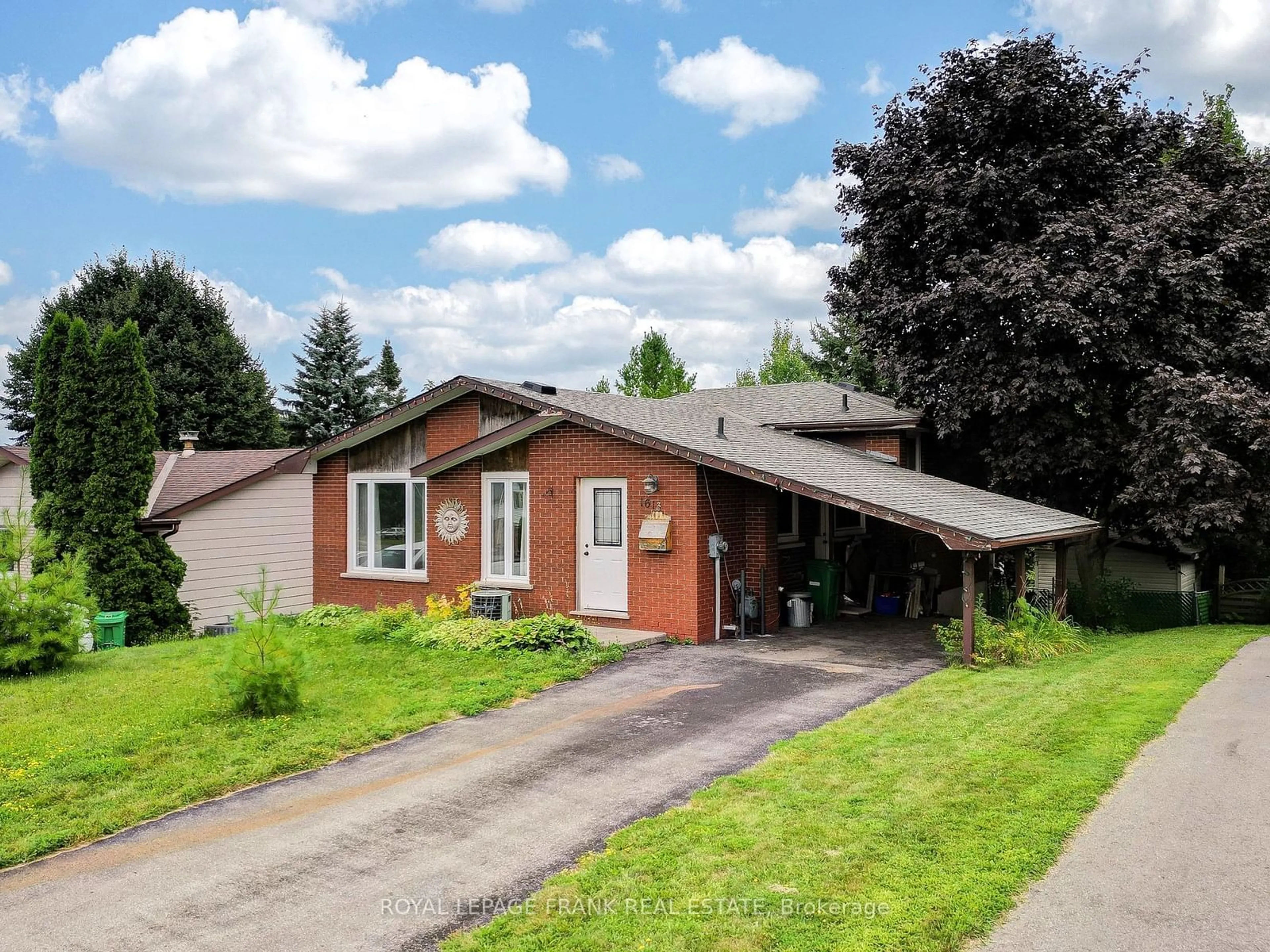 Frontside or backside of a home, cottage for 1613 Treetop Rd, Peterborough Ontario K9K 1G2