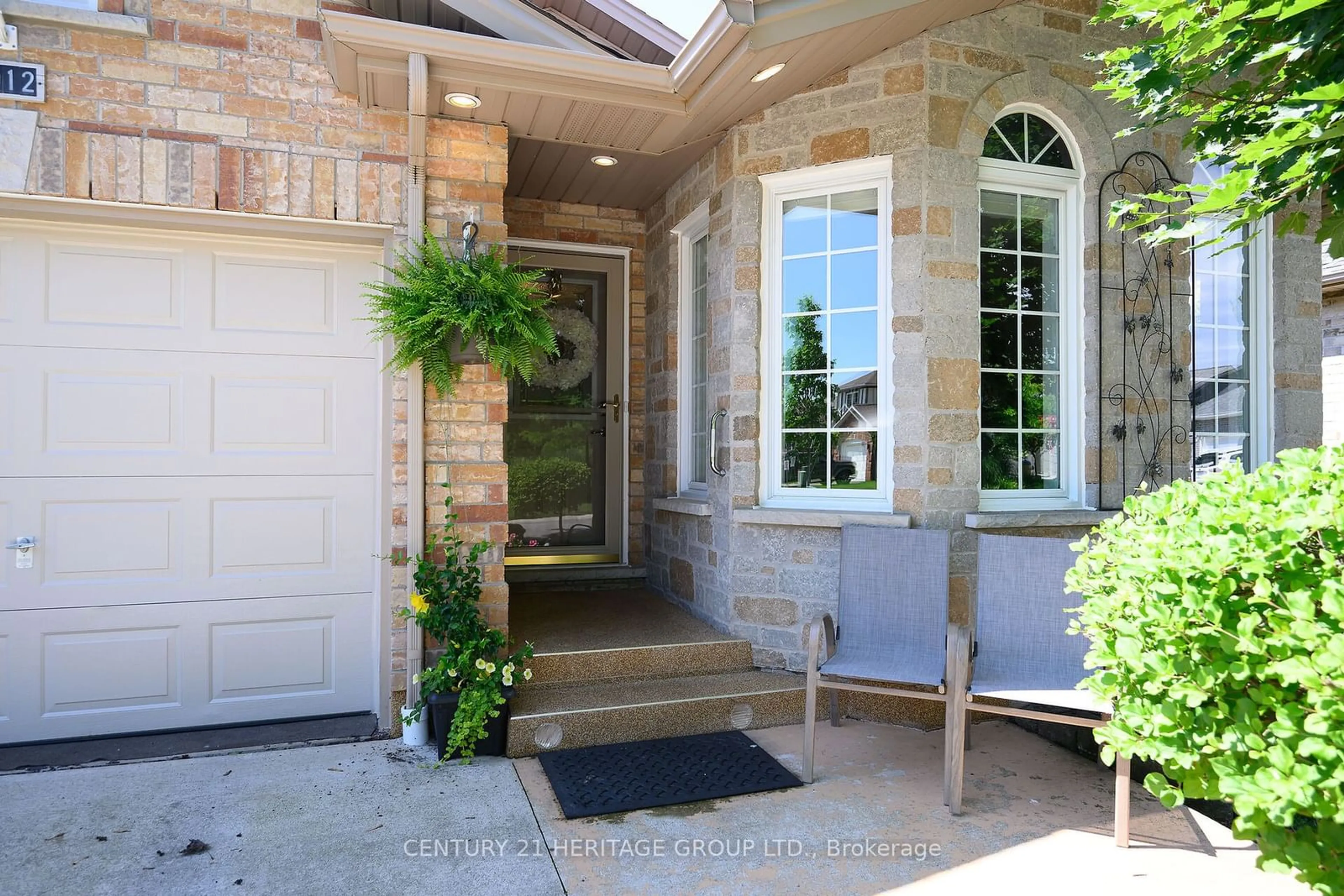 Indoor entryway, ceramic floors for 3912 Durban Lane, Lincoln Ontario L0R 2C0