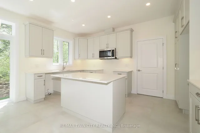Additional property image - 220 JEFFREY Pl